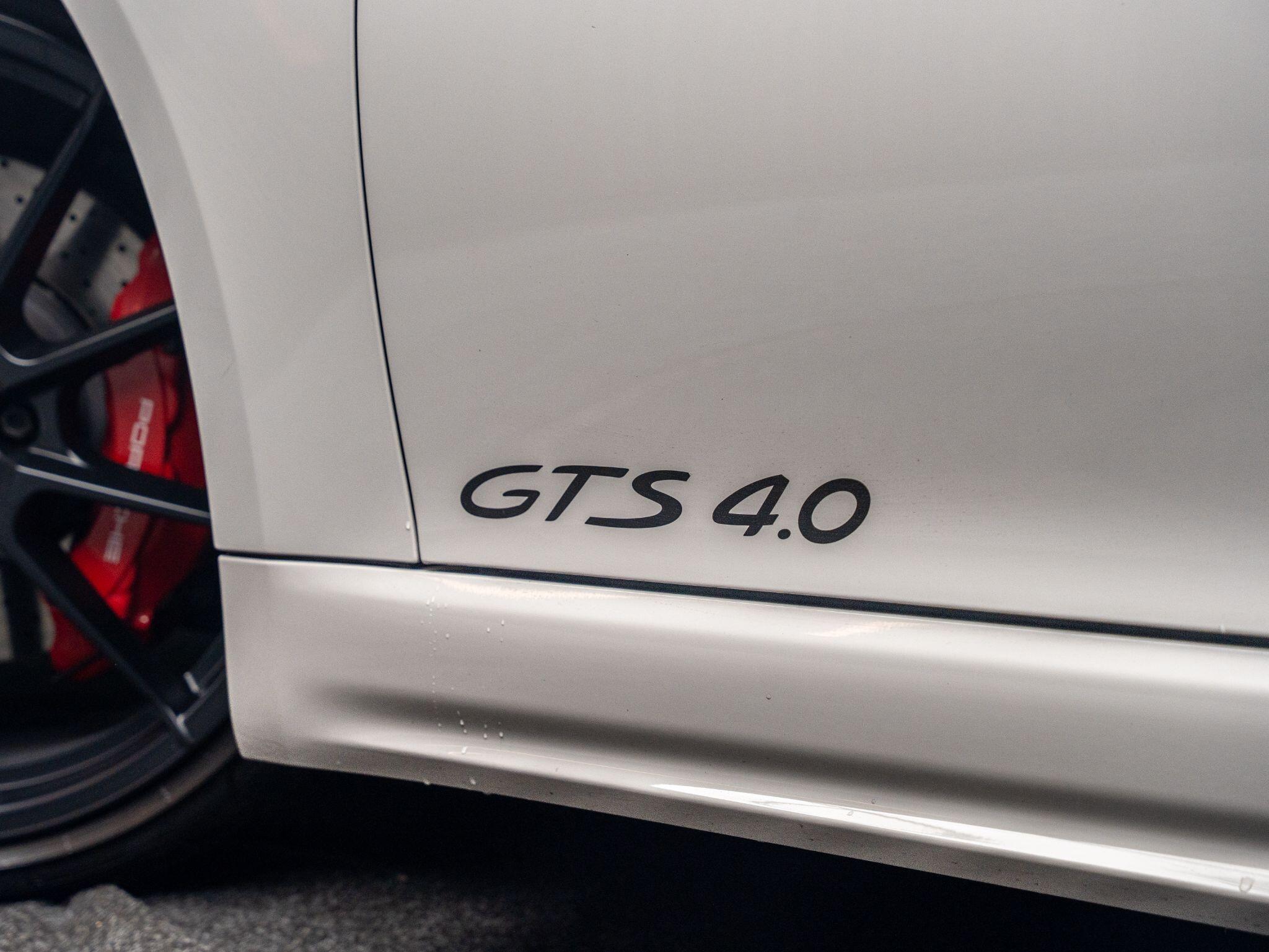 Porsche Cayman view 23