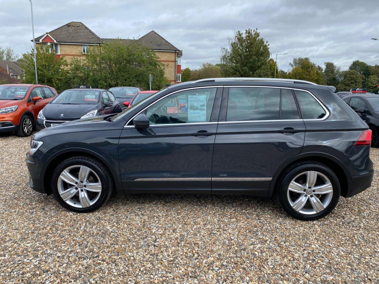 Volkswagen Tiguan view 8
