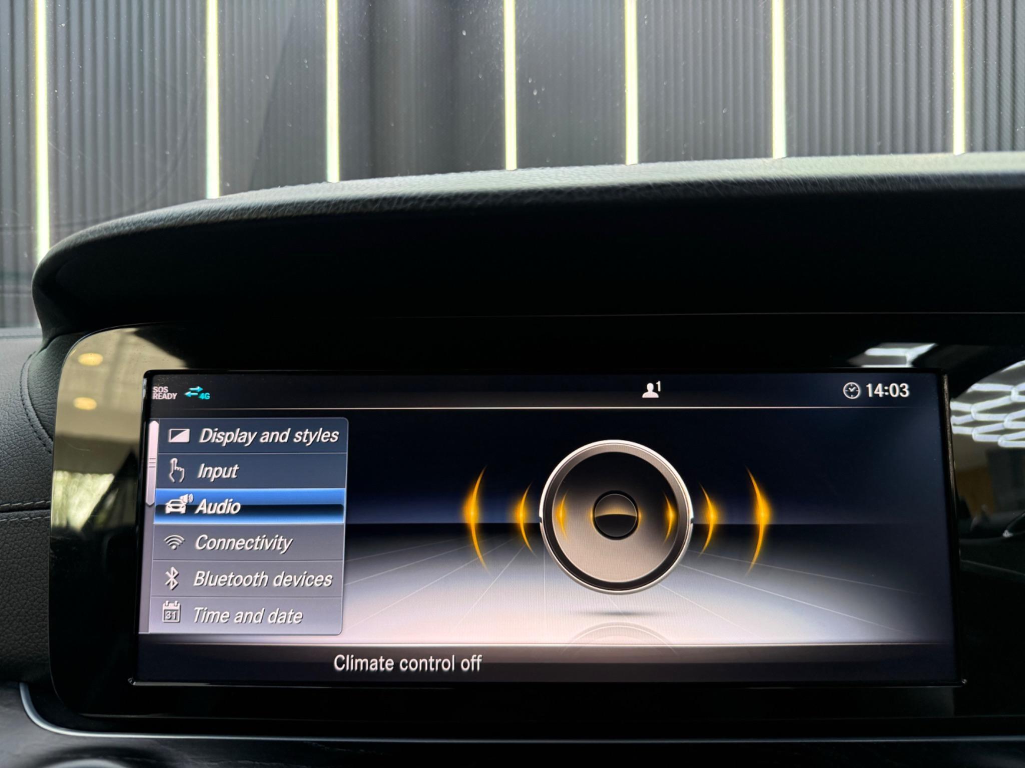 Mercedes-Benz E Class view 33