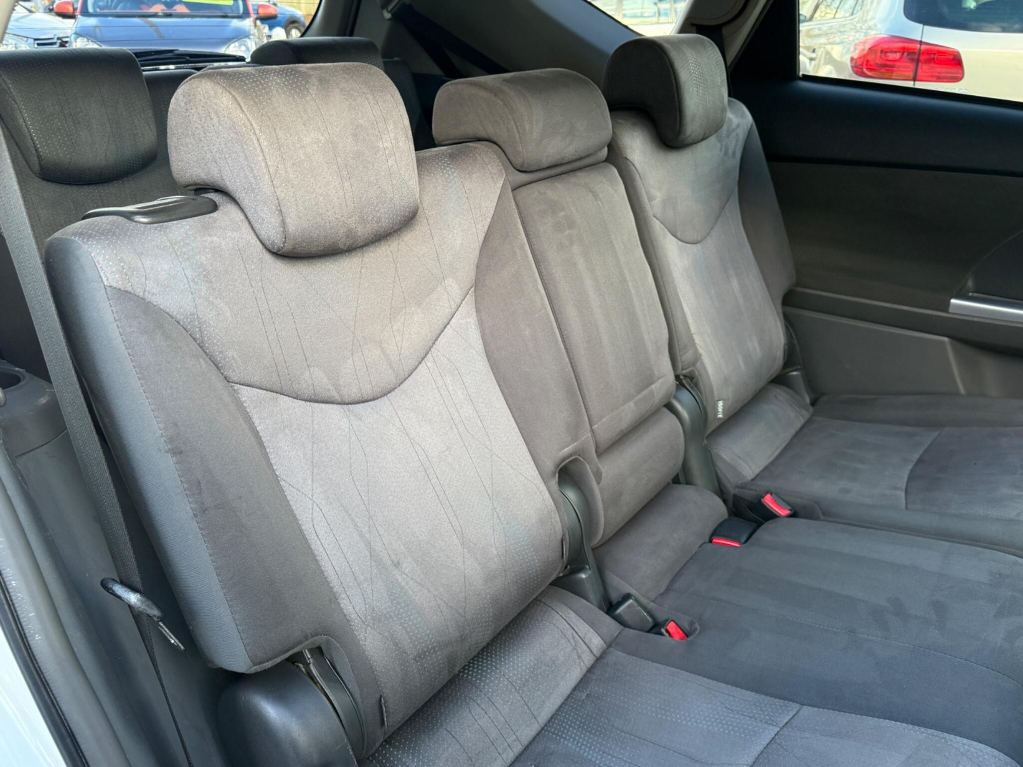 Toyota Prius+ - Image 44