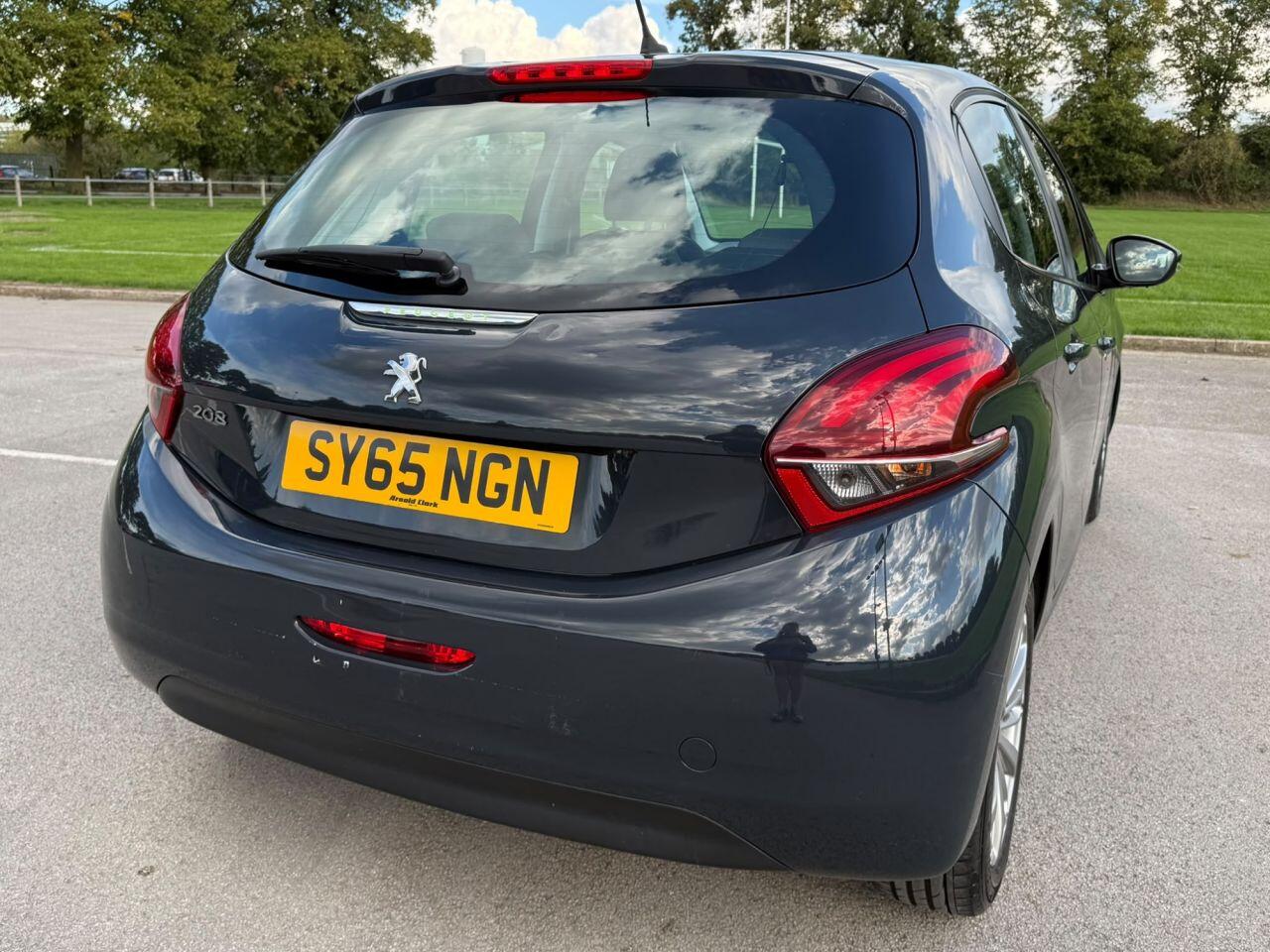 Peugeot 208 view 42