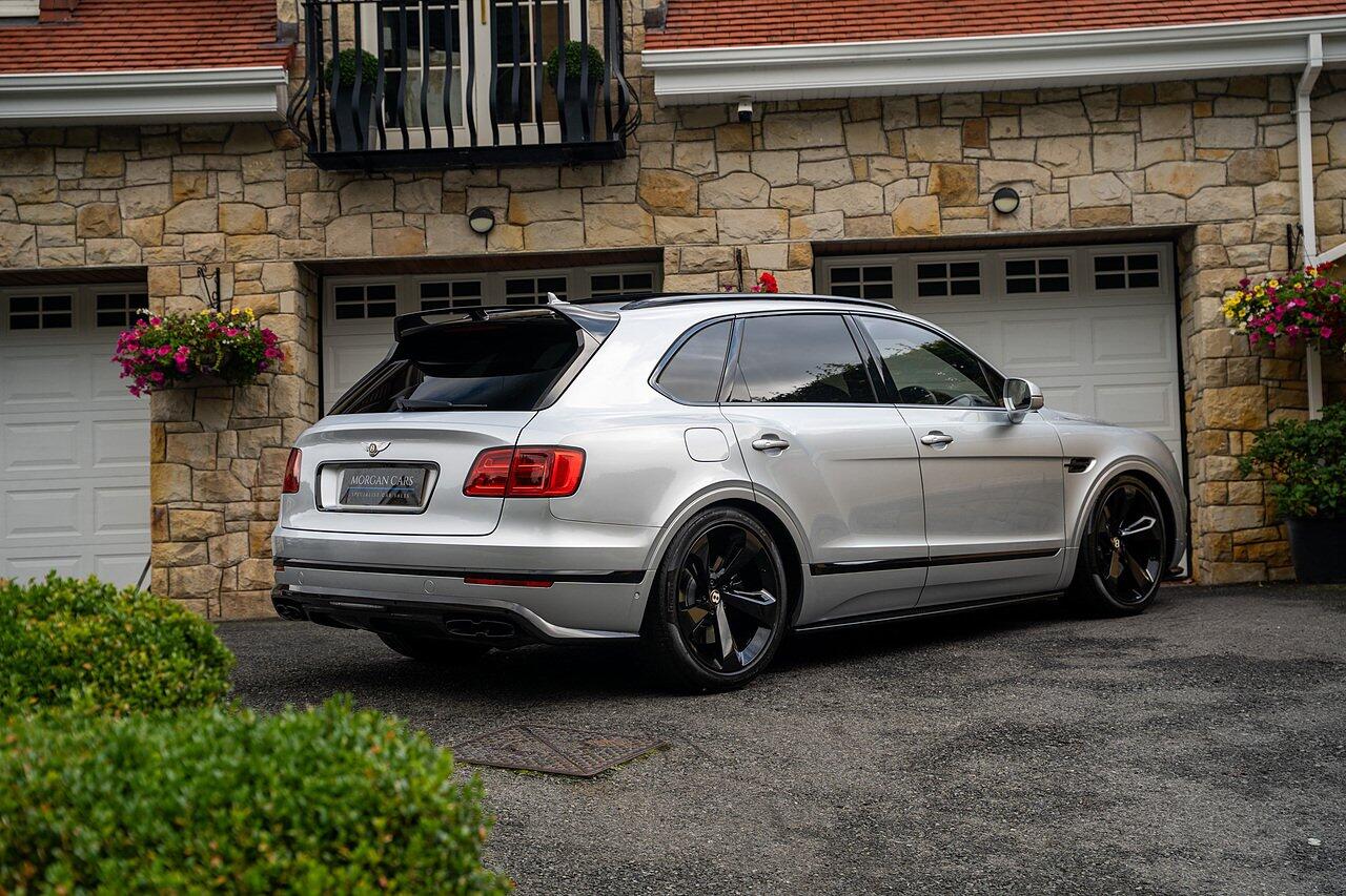 Bentley Bentayga view 19