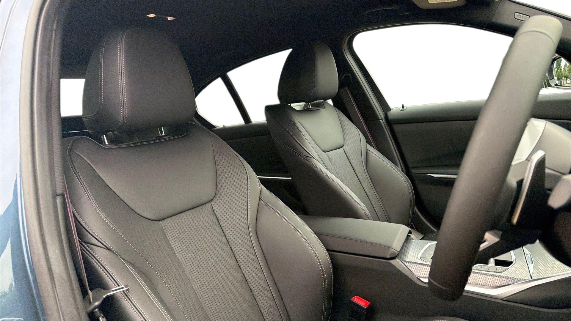 BMW 3 Series view 11