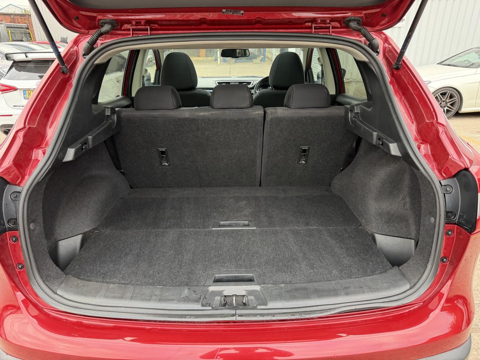 Nissan Qashqai view 17