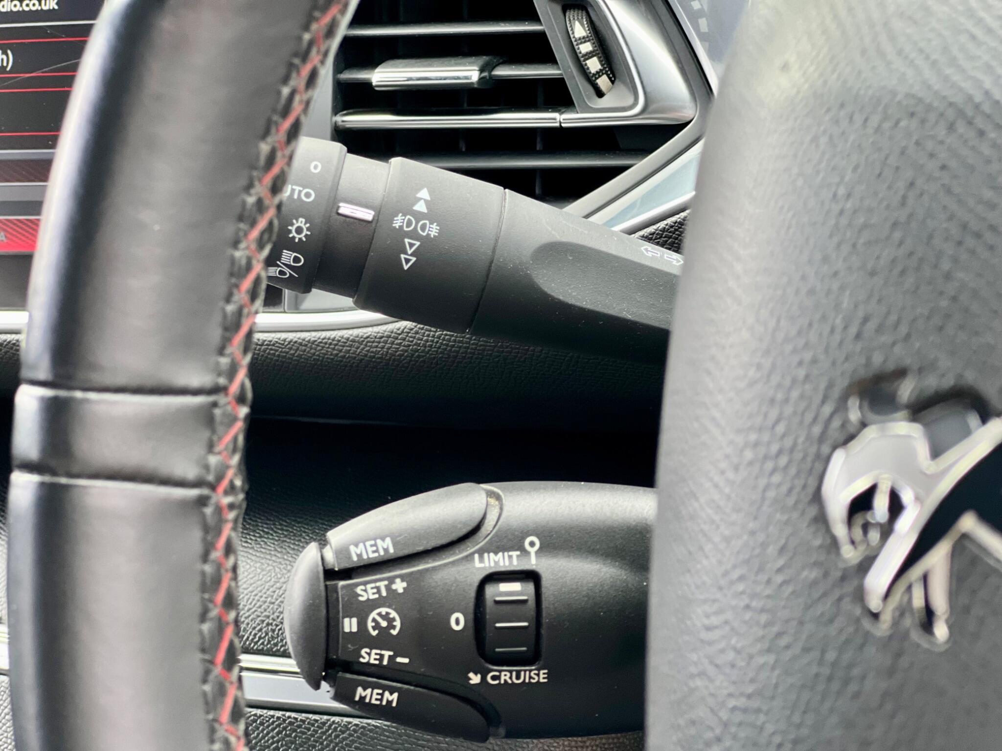 Peugeot 308 view 40