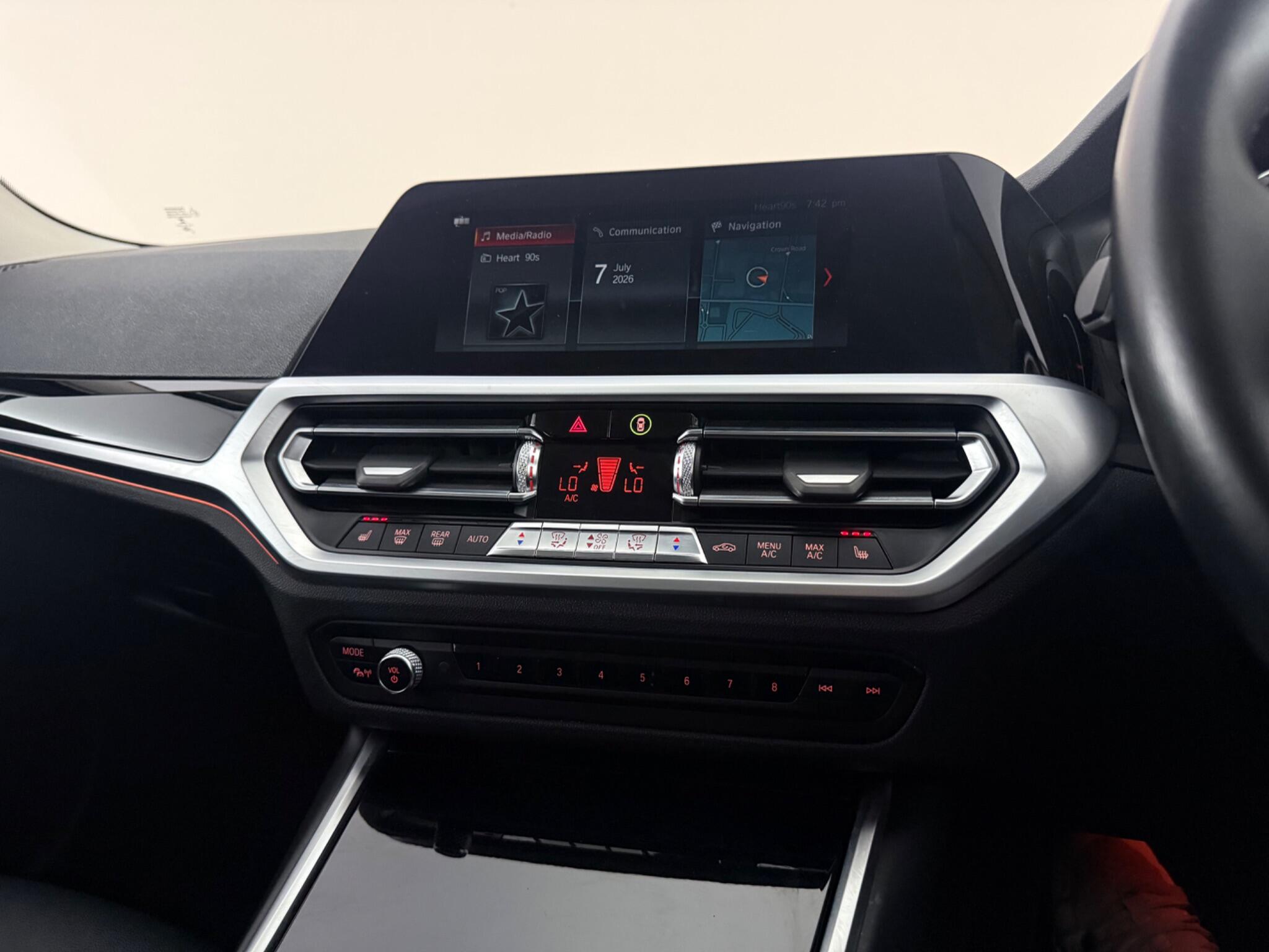 BMW 3 Series view 30