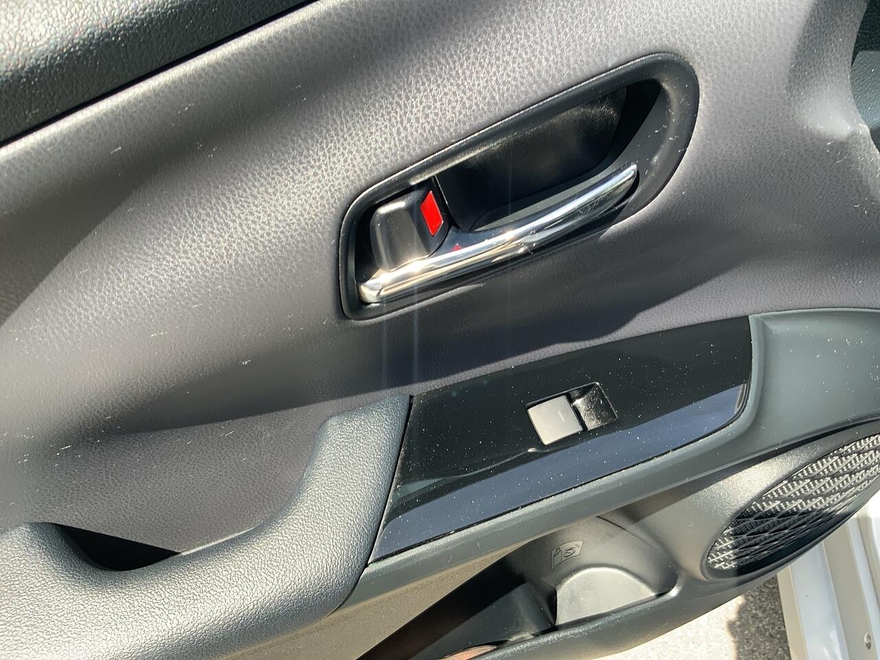 Toyota Prius view 14