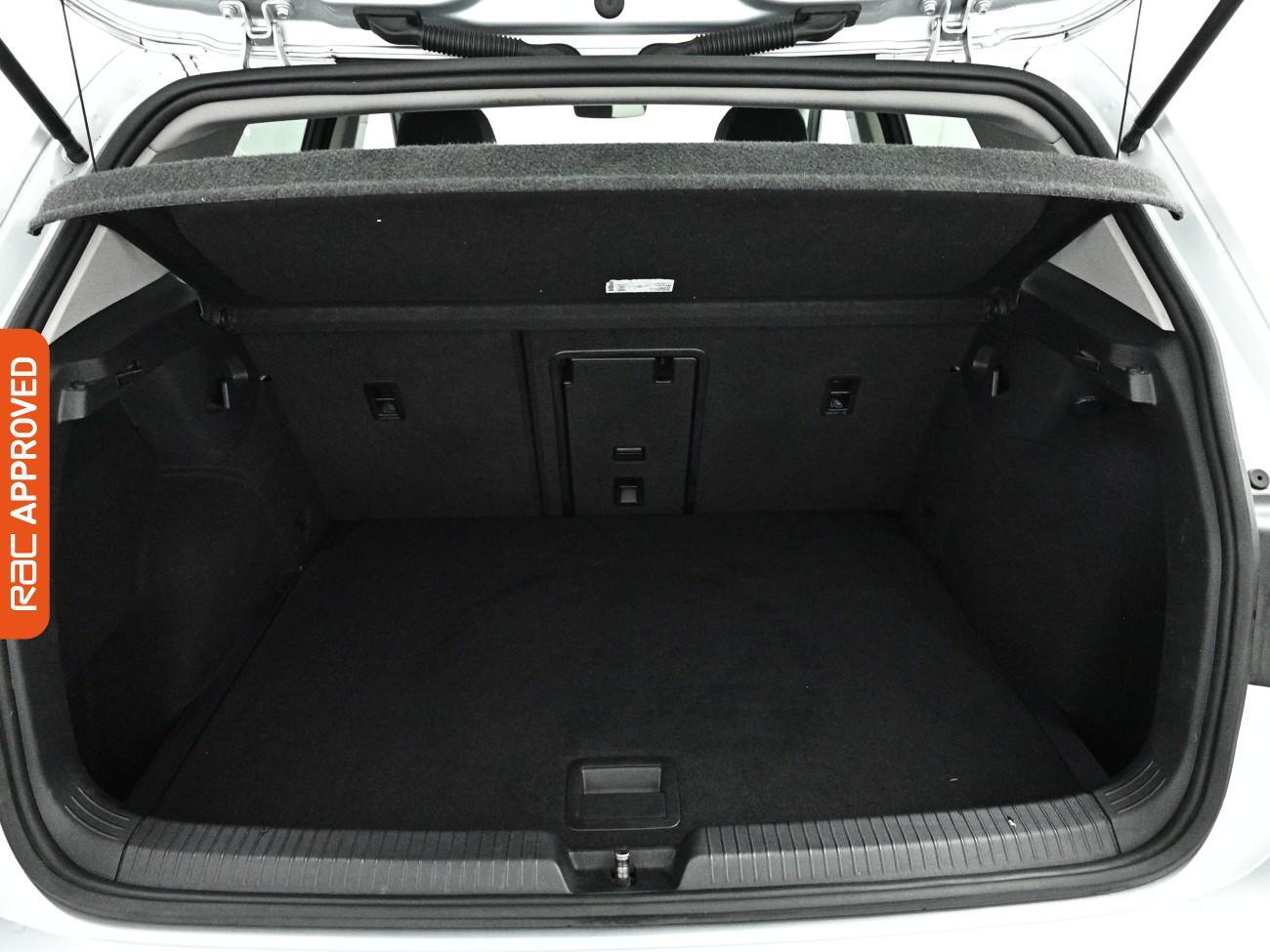 Volkswagen Golf view 13