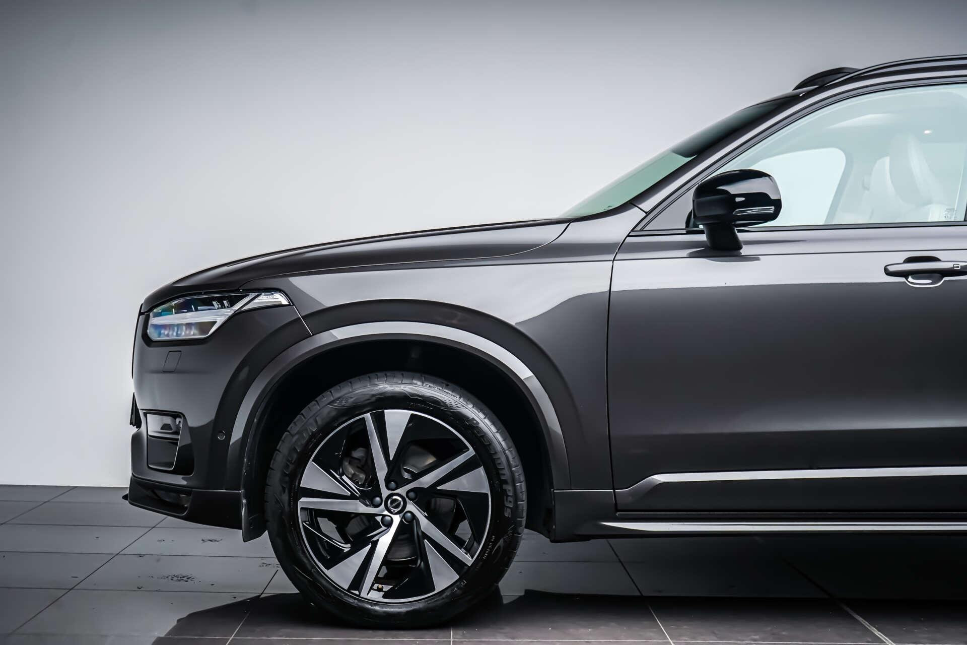 Volvo XC90 view 13