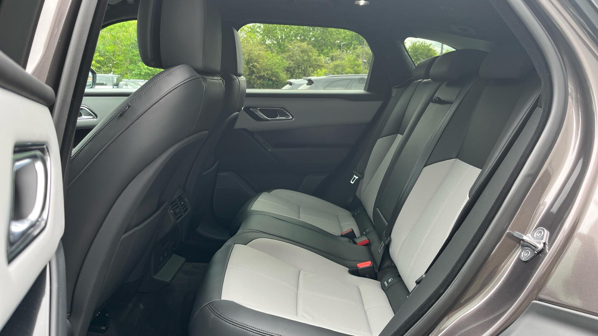 Land Rover Range Rover Velar view 4