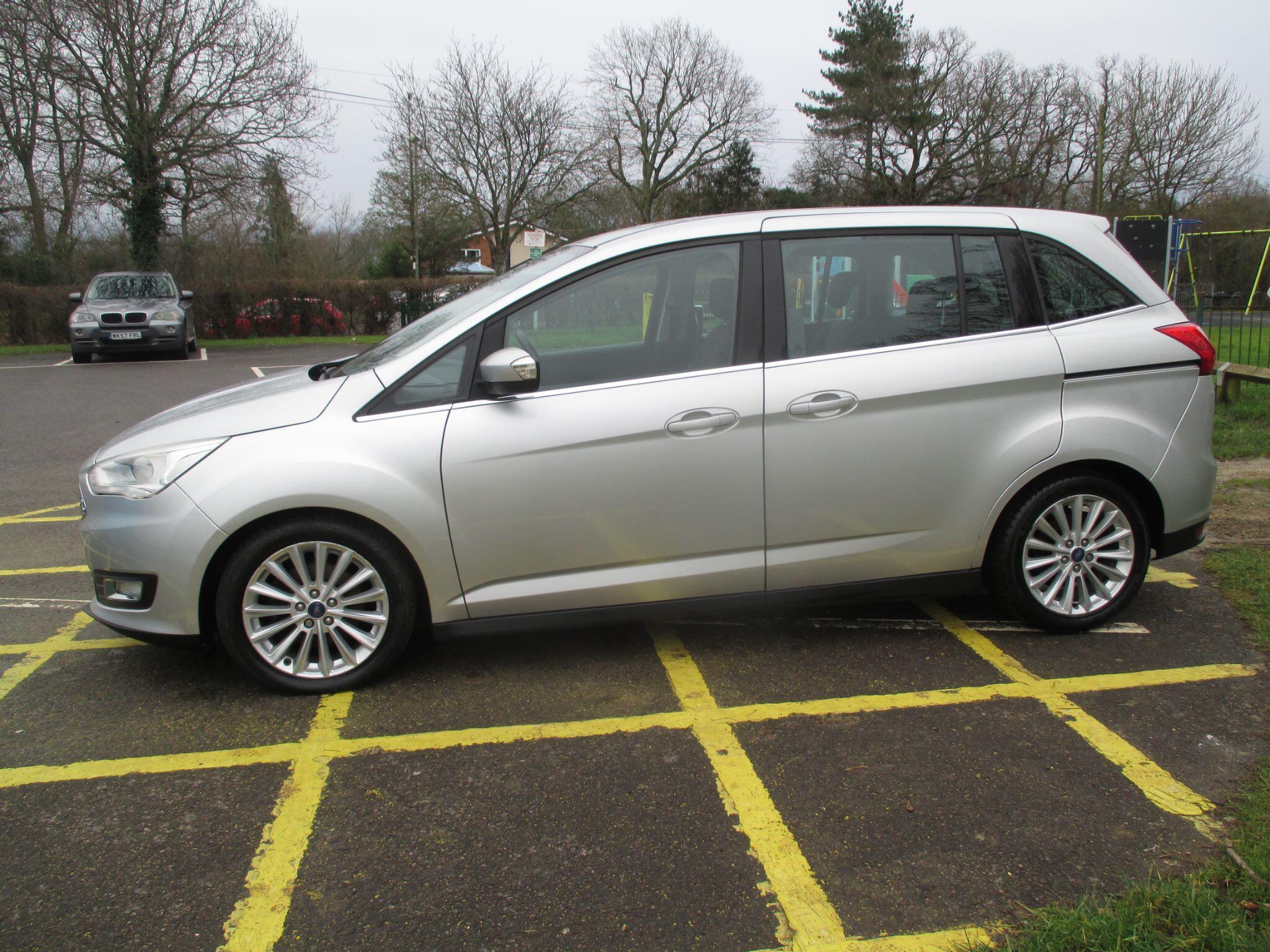 2016 Ford Grand C-Max image 17