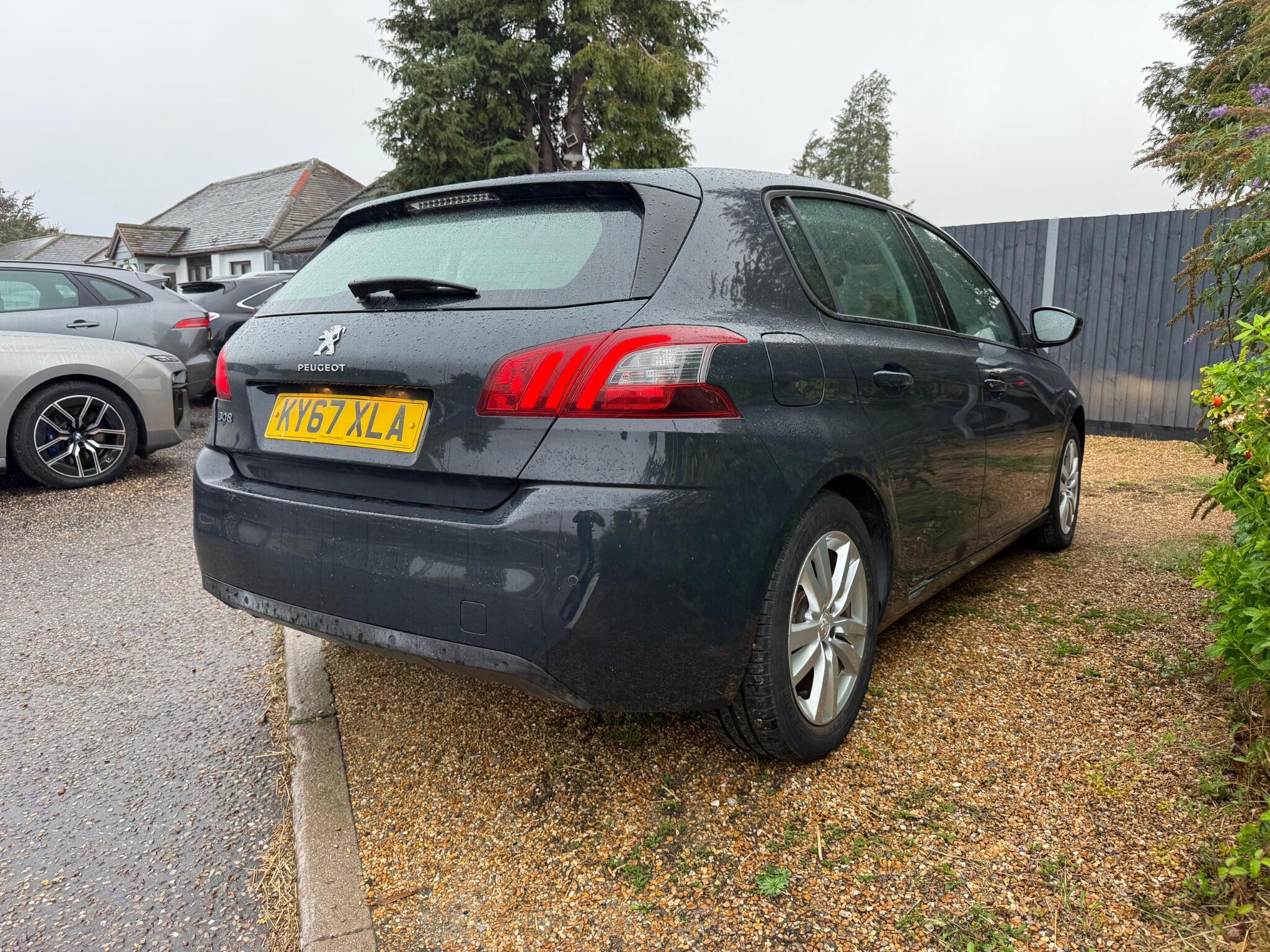 Peugeot 308 view 2
