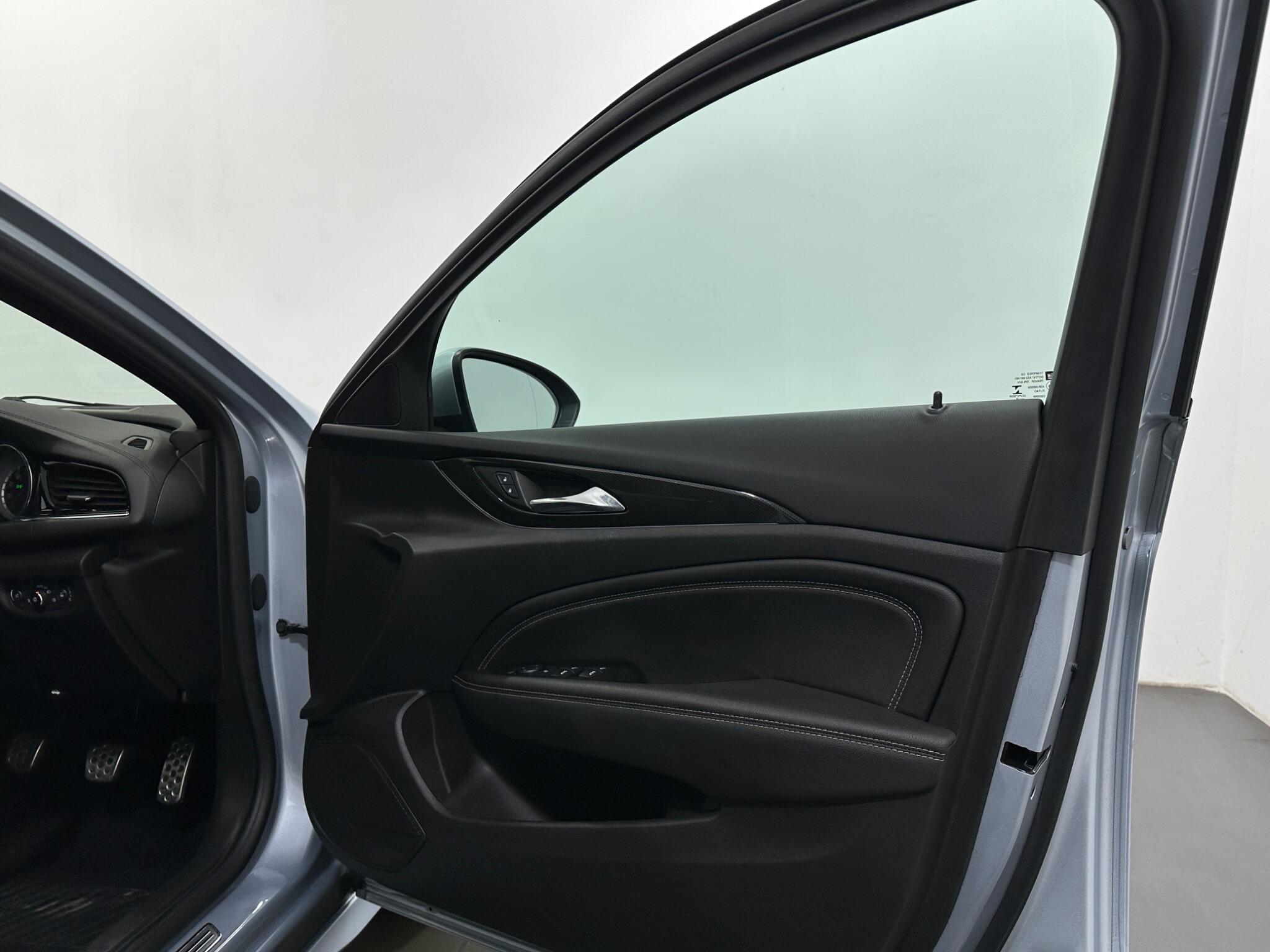 Vauxhall Insignia view 30