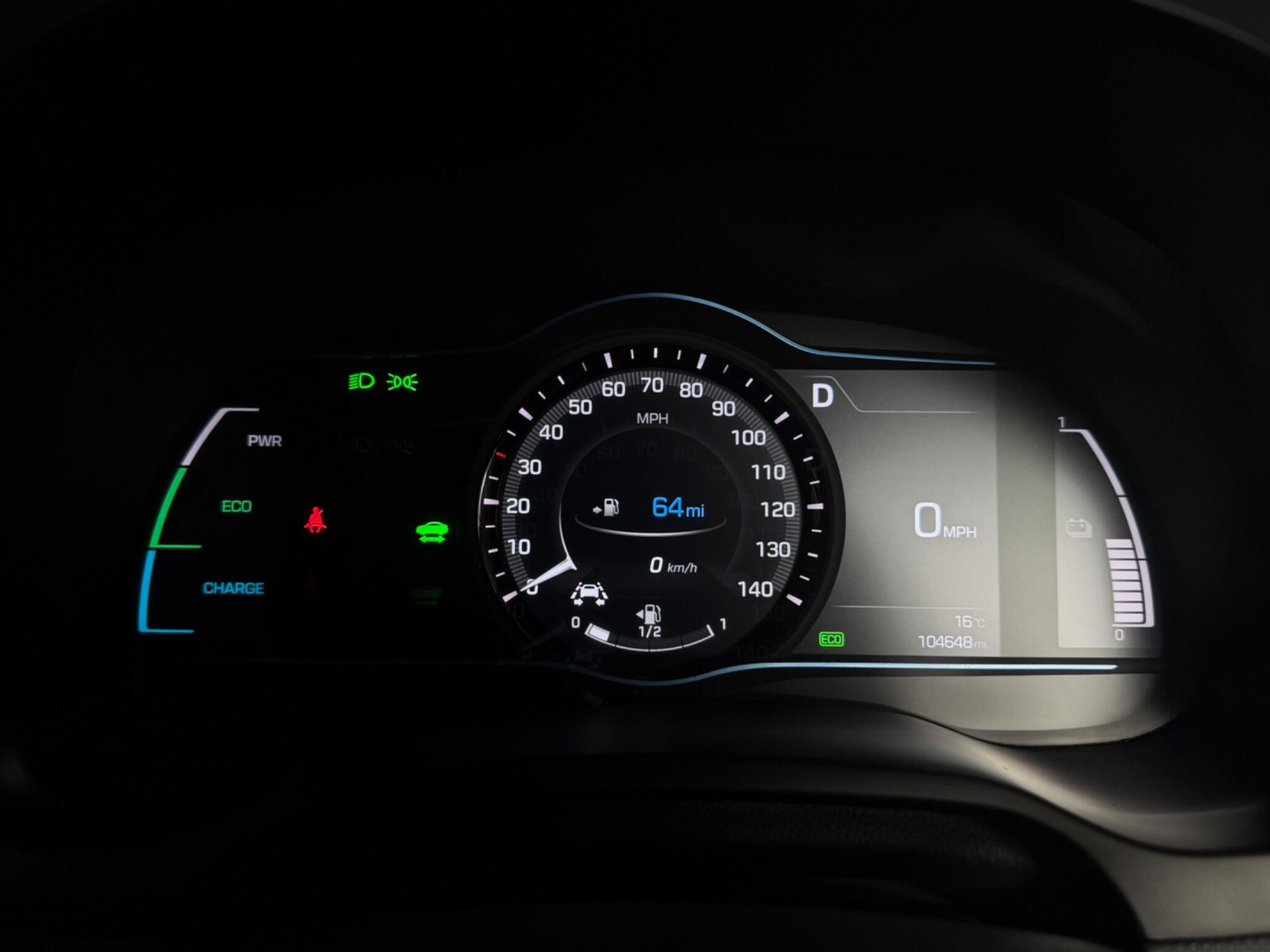 Hyundai Ioniq view 31