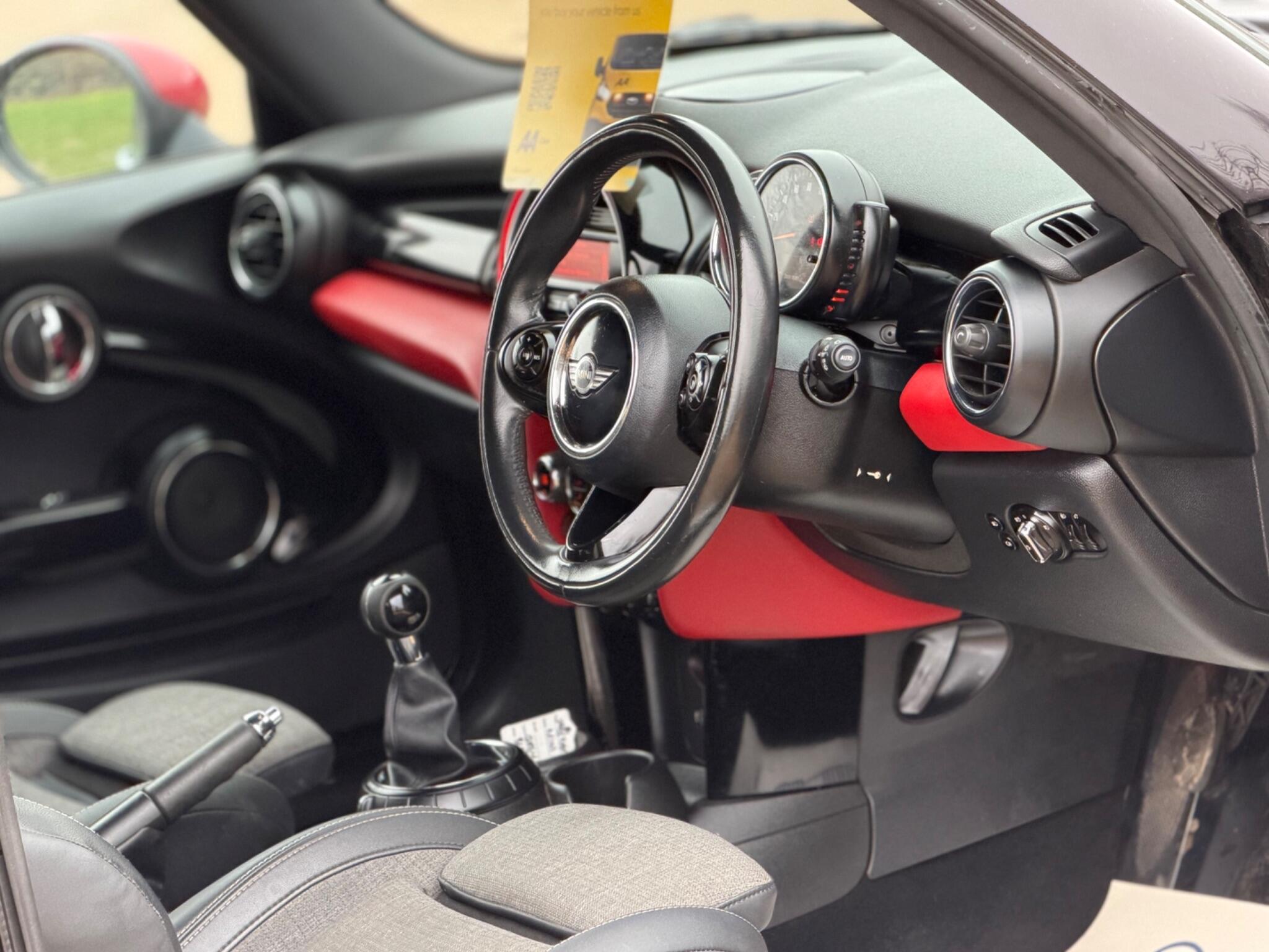 2015 MINI Hatch 1.5 Cooper D Euro 6 (s/s) 3dr image 19