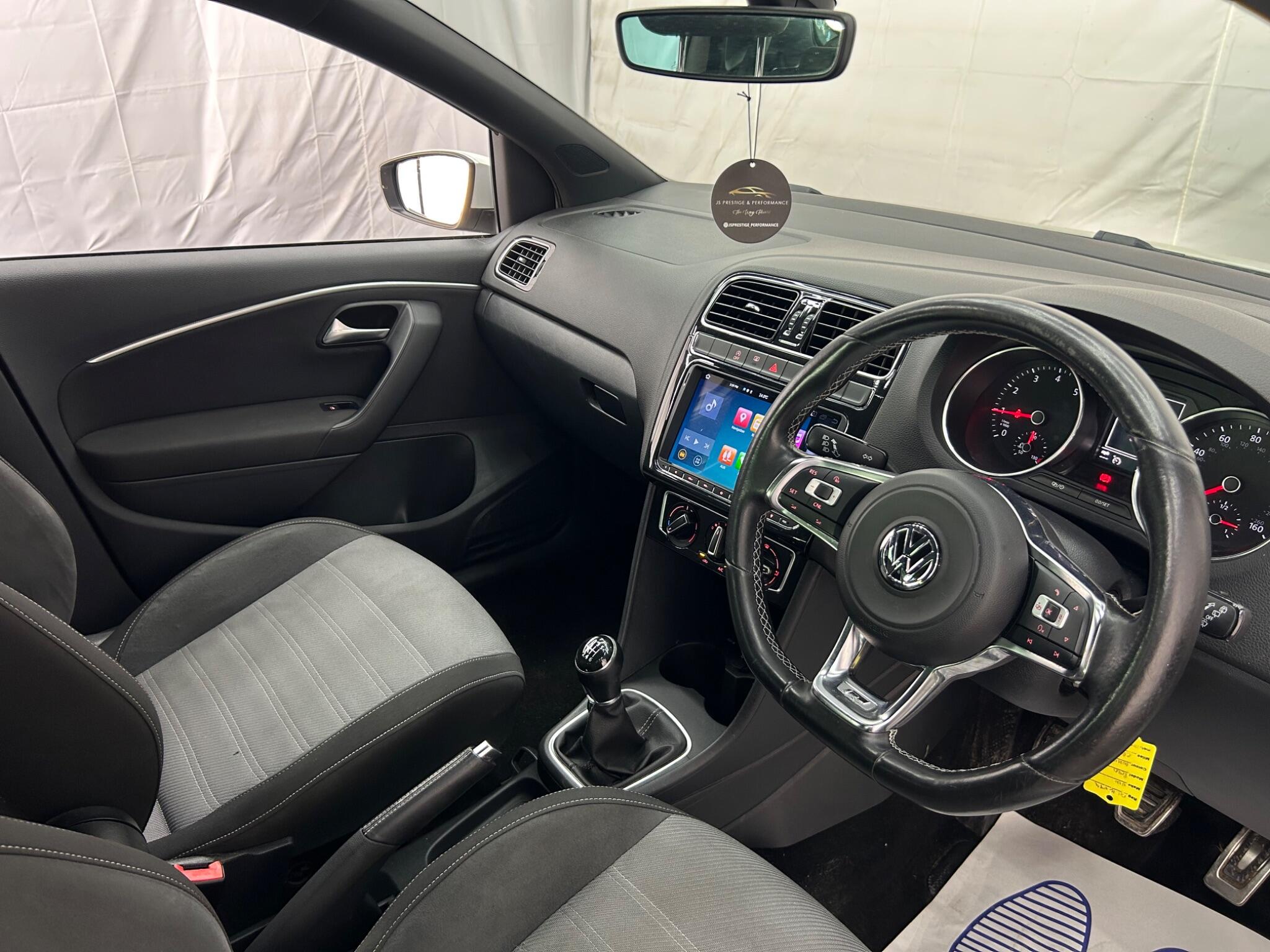 Volkswagen Polo view 11