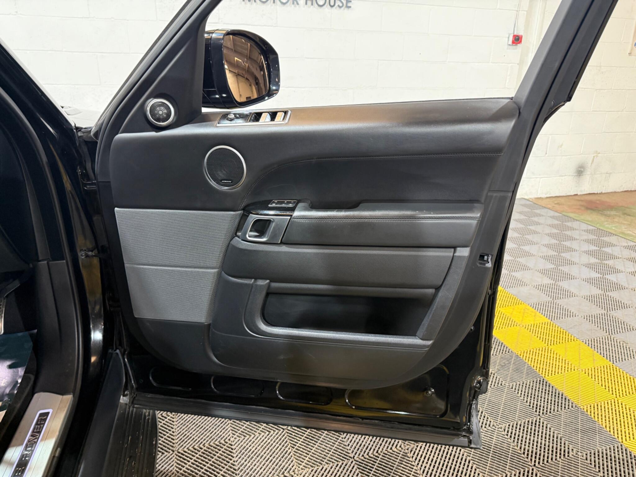 Land Rover Range Rover Sport view 41