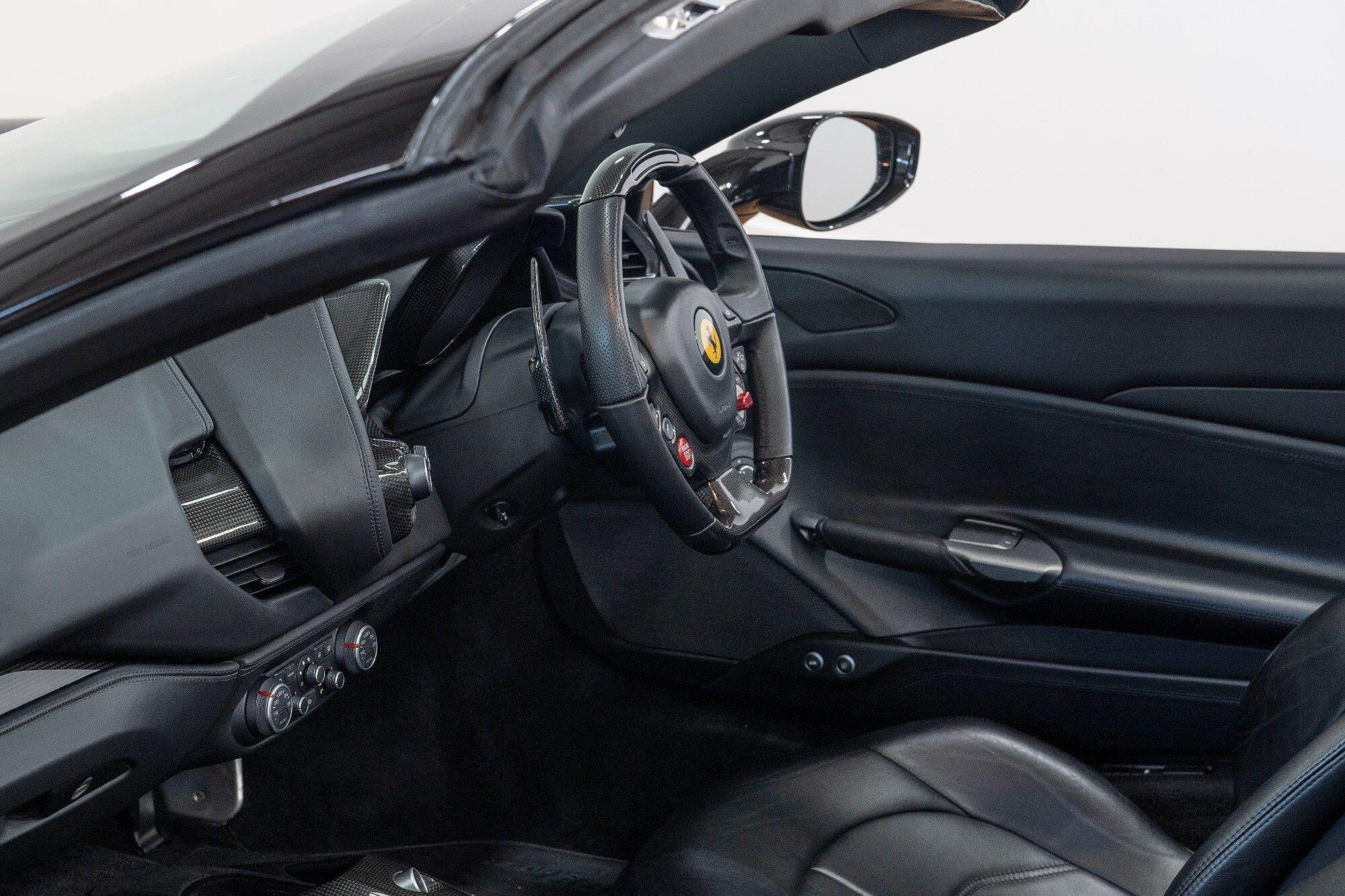 Ferrari 488 view 25