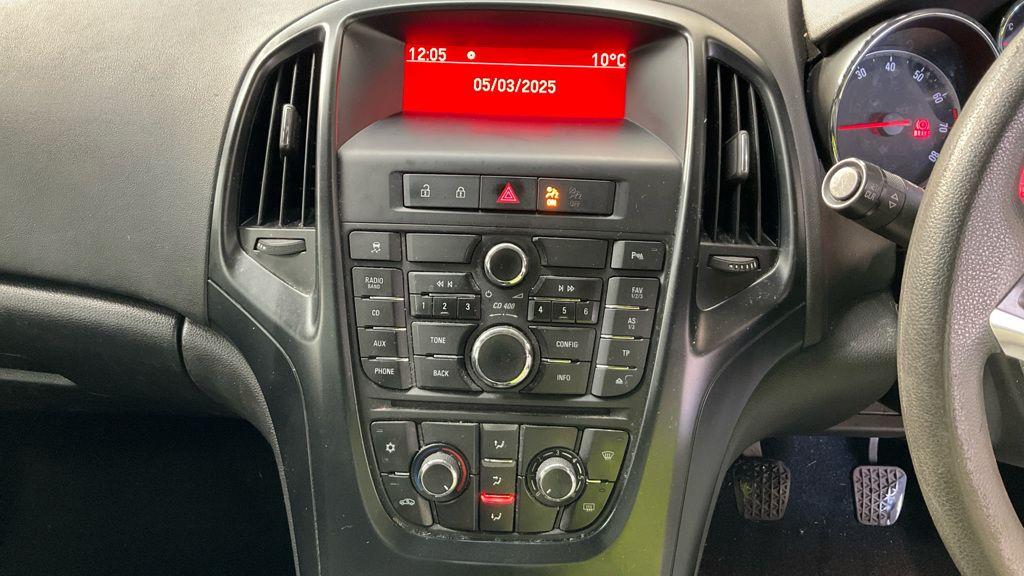 Vauxhall Astra view 9