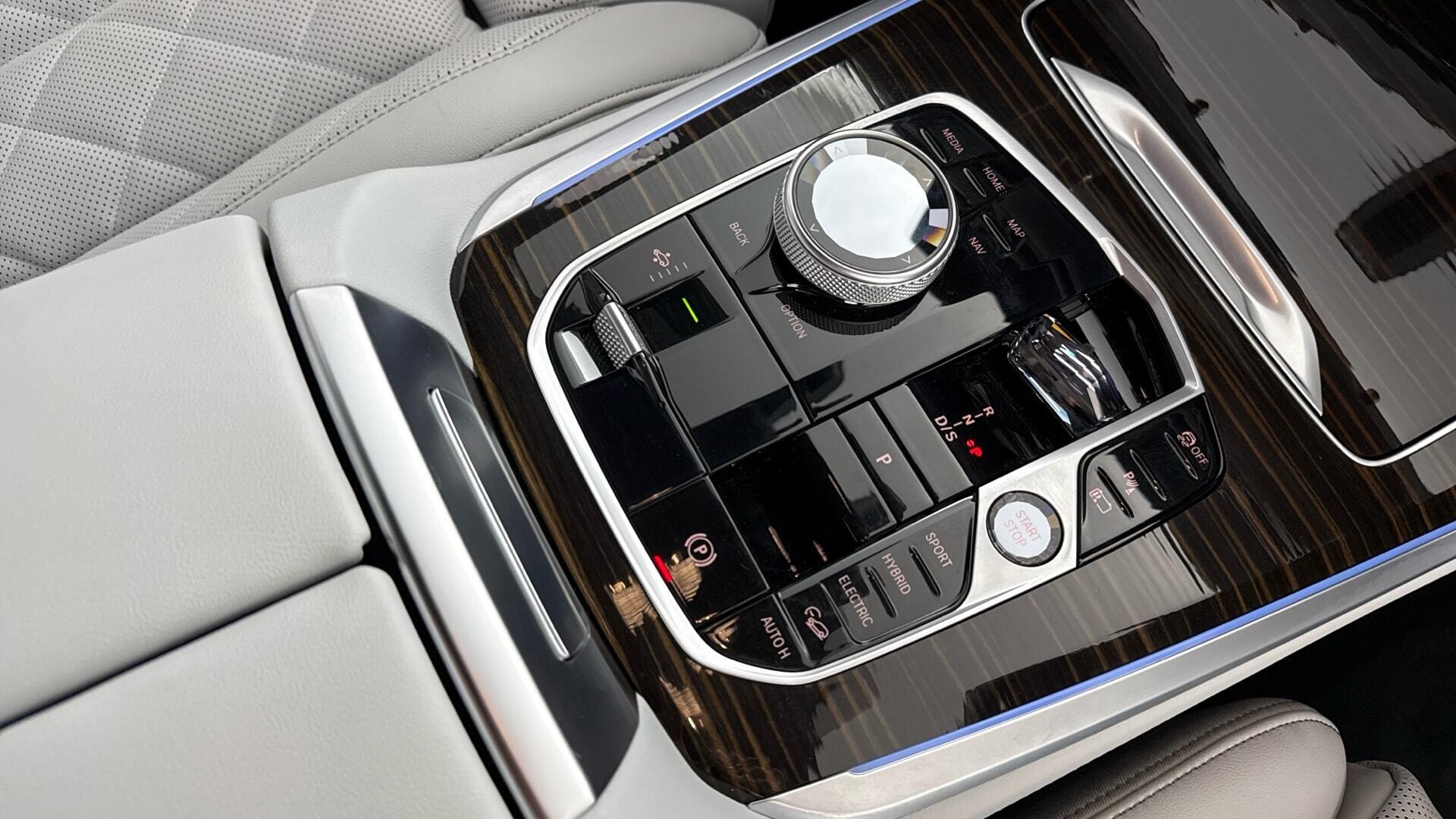 BMW X5 view 20