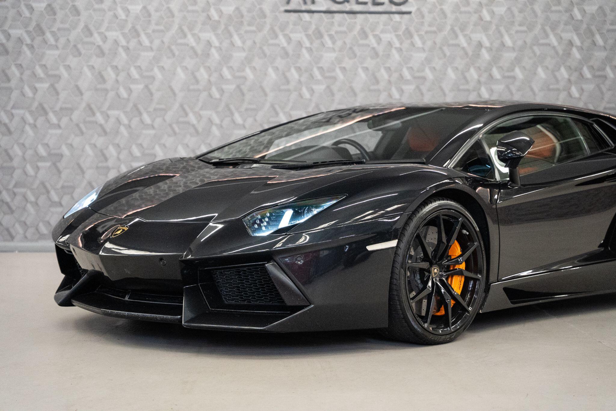 Lamborghini Aventador view 36