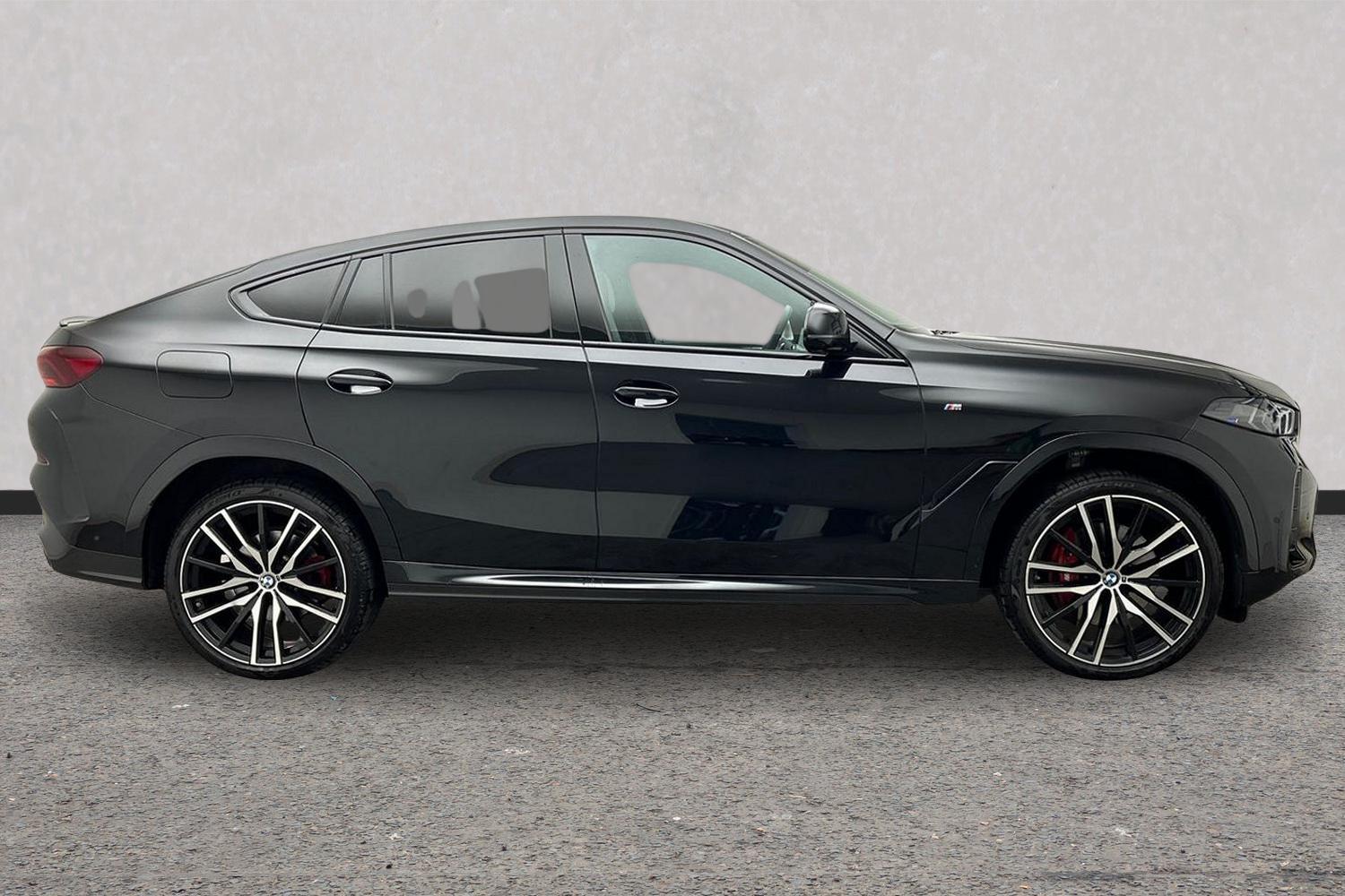 BMW X6 view 3