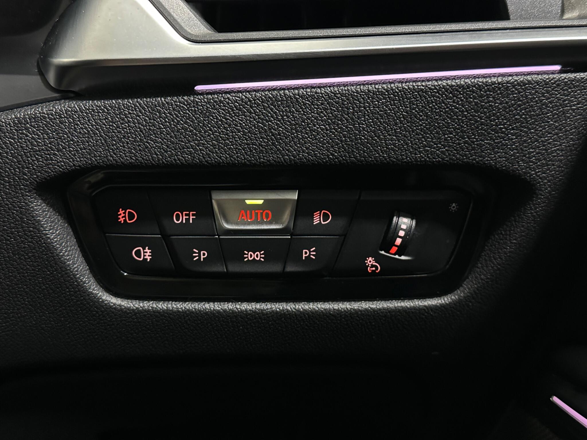 BMW 3 Series view 18