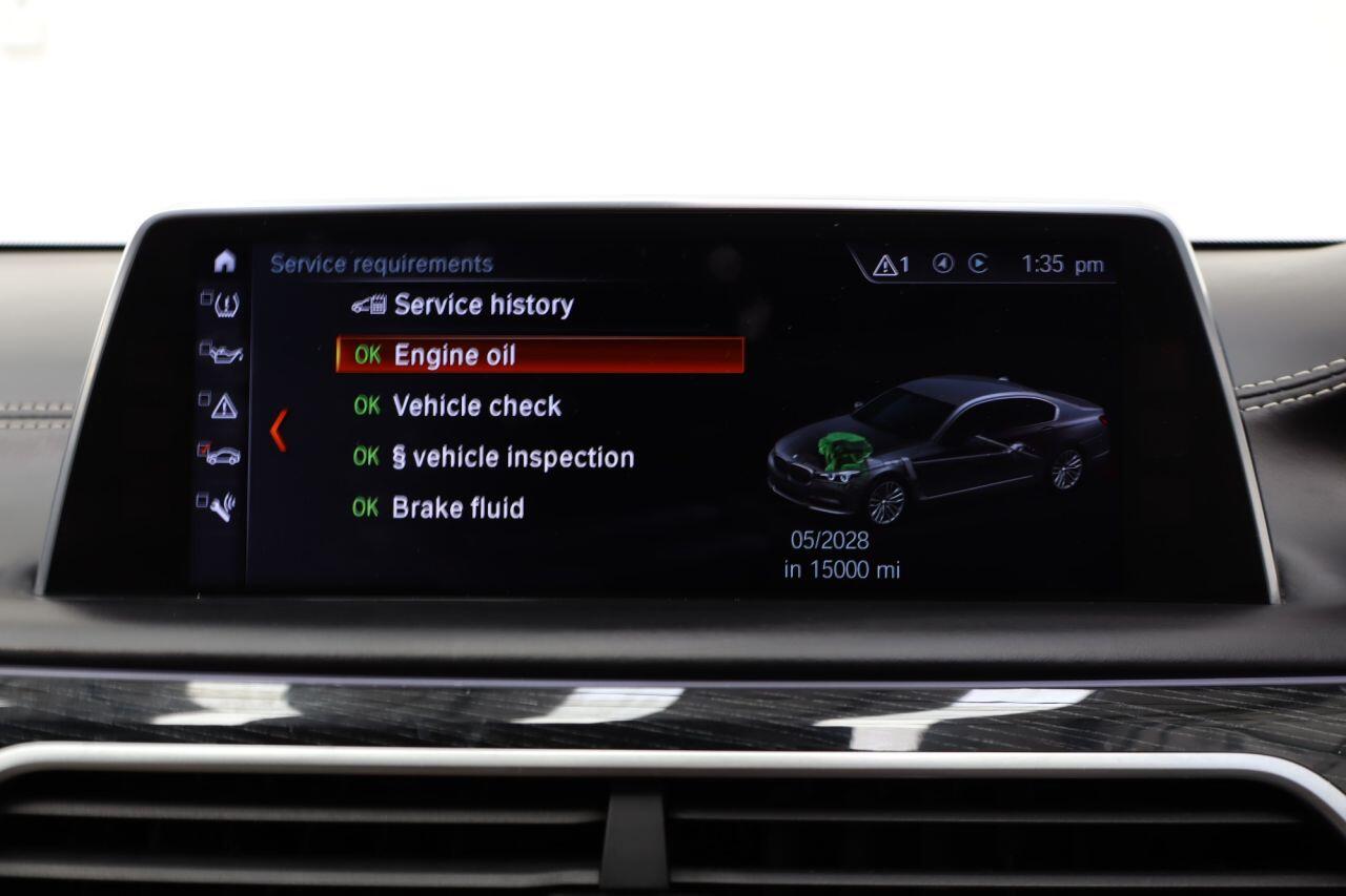 BMW 7 Series view 61