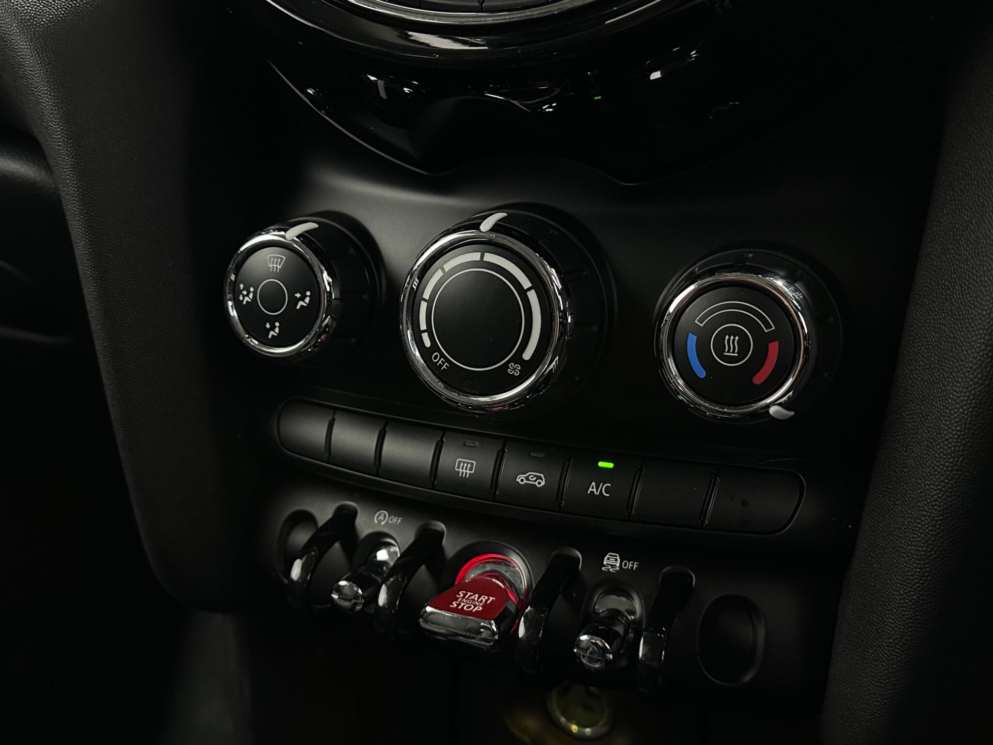 Mini Hatch view 22