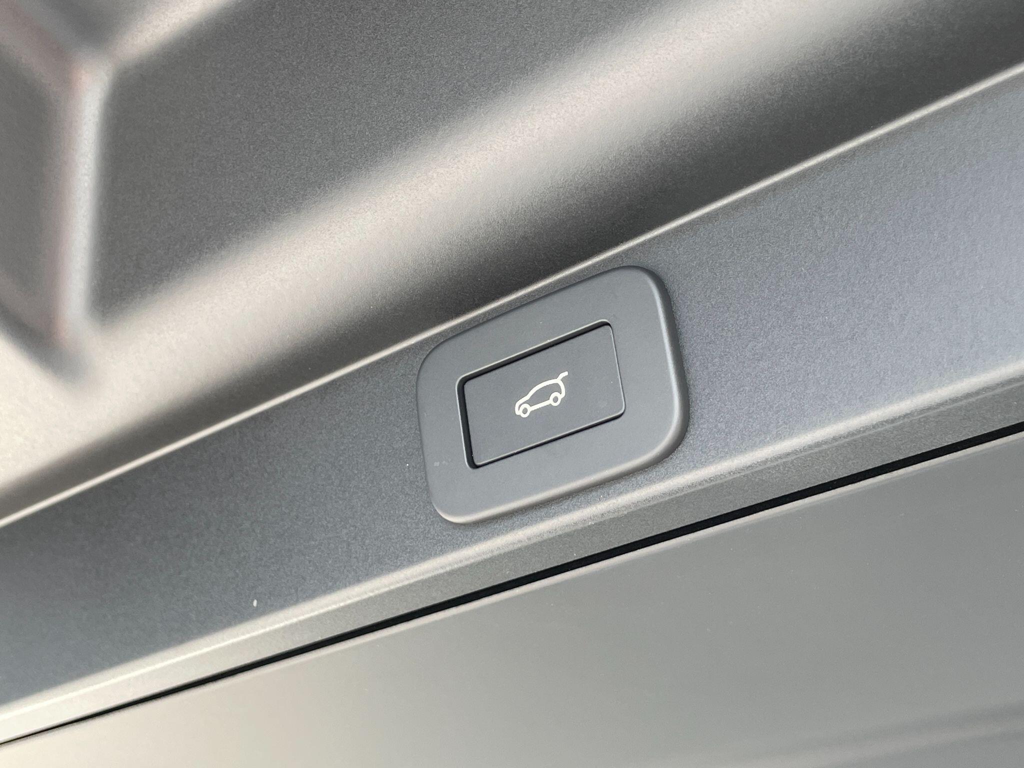 Land Rover Range Rover view 22