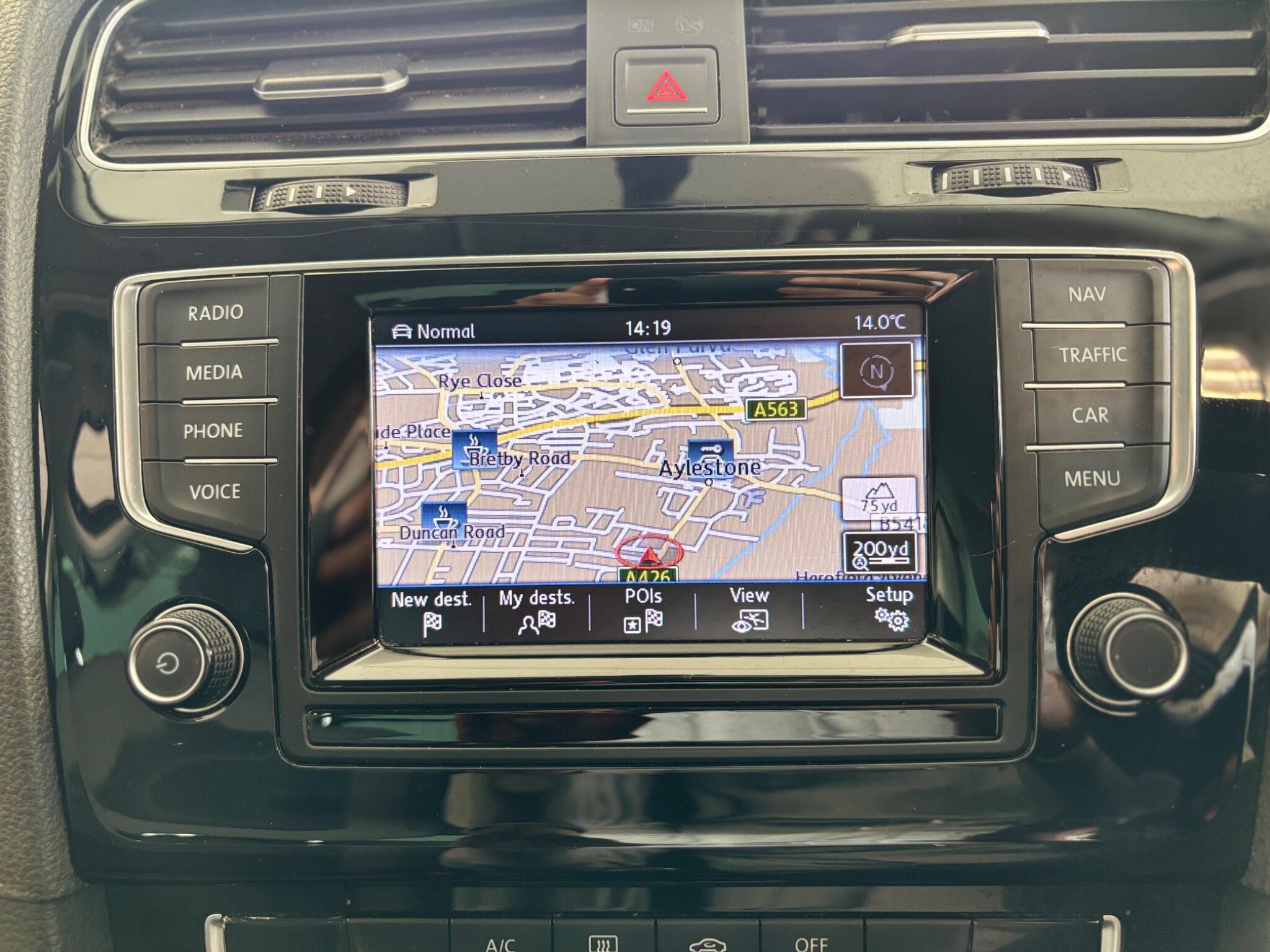 Volkswagen Golf view 19