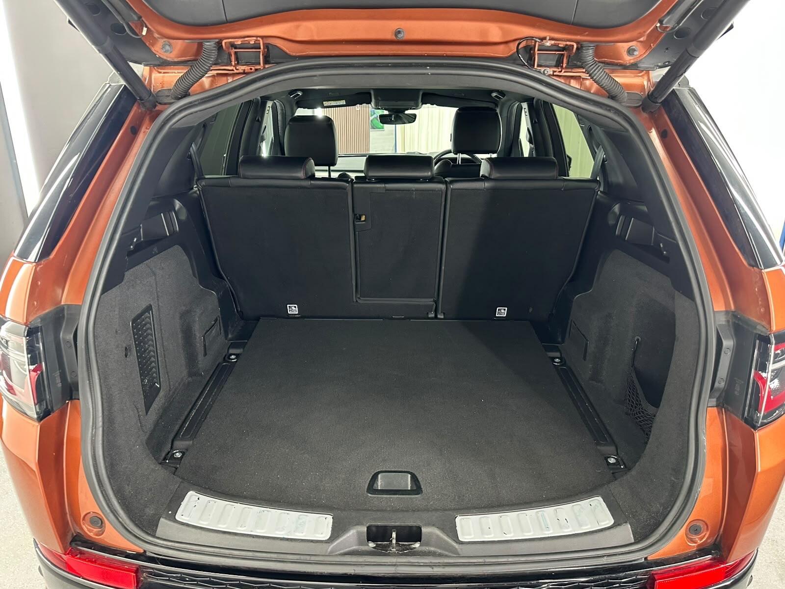 Land Rover Discovery Sport view 21