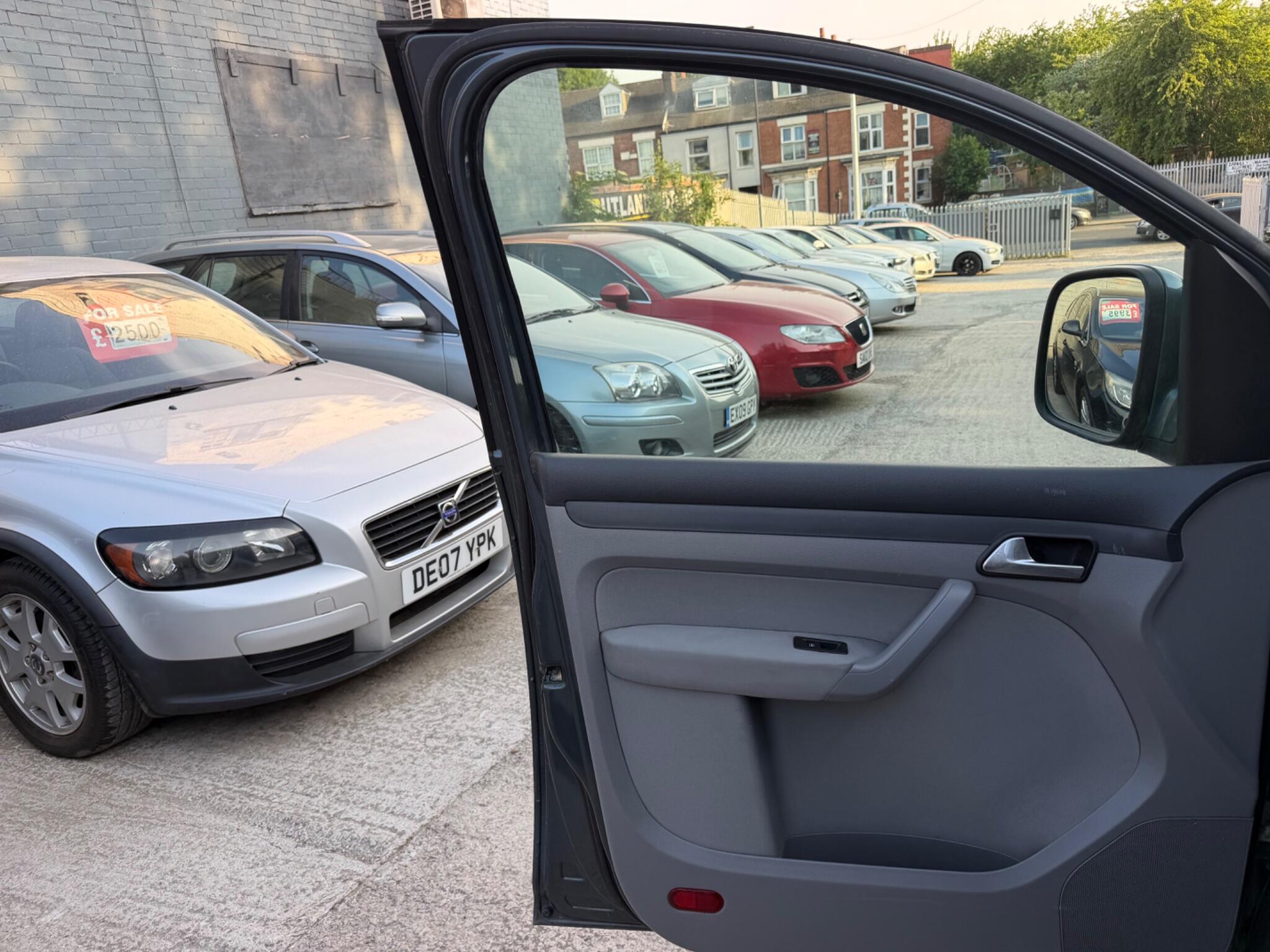Volkswagen Caddy Maxi Life view 44