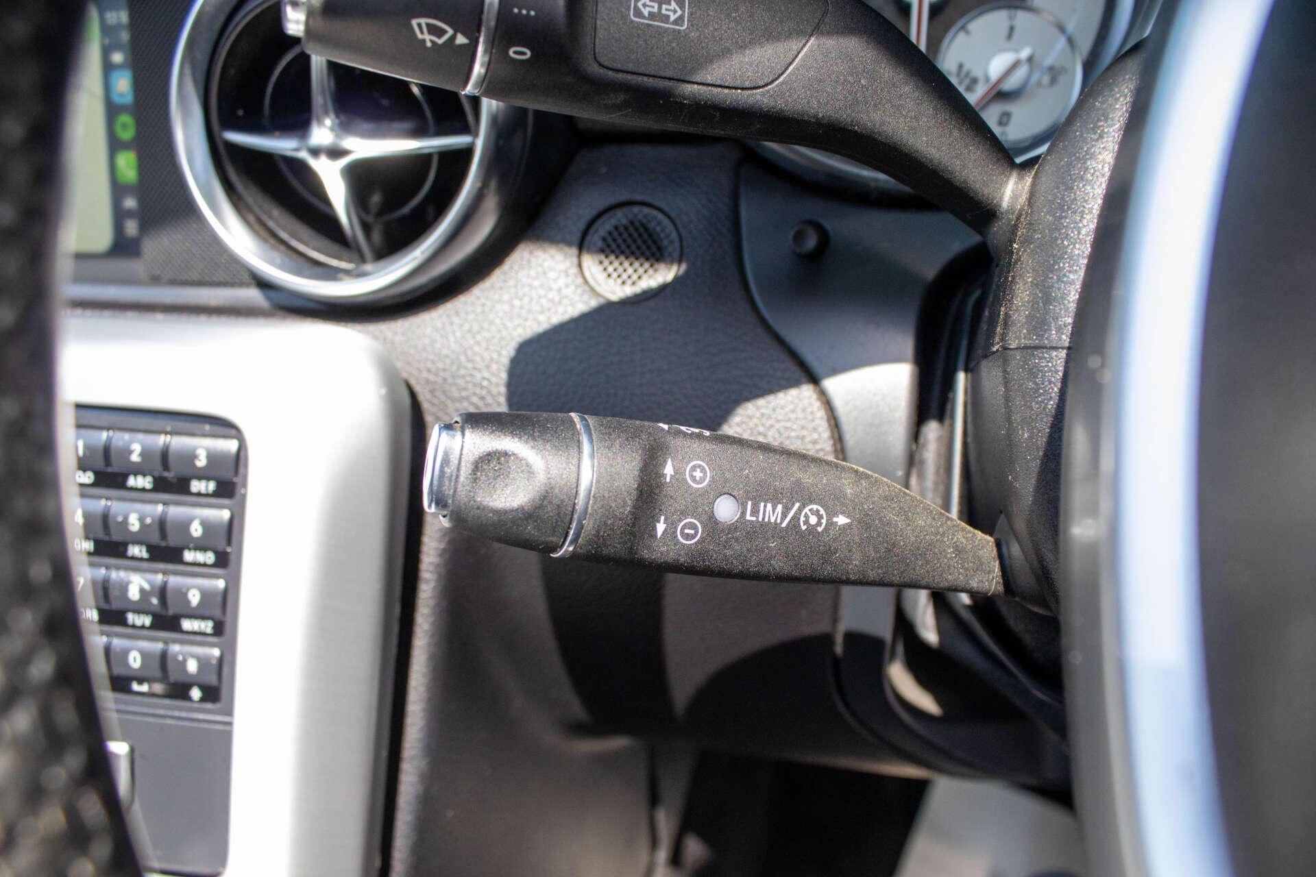 Mercedes-Benz SLK view 27