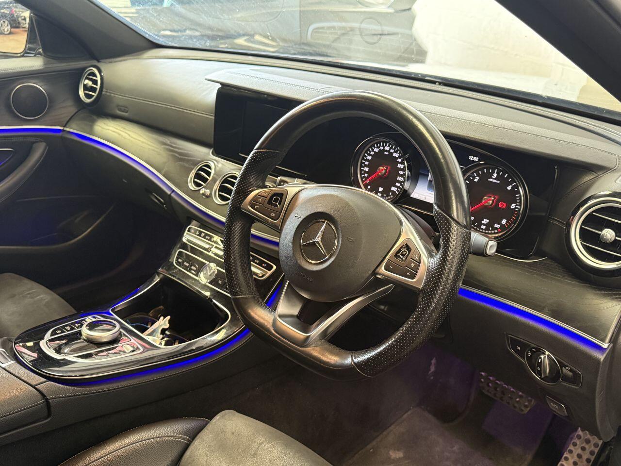 Mercedes-Benz E Class view 32