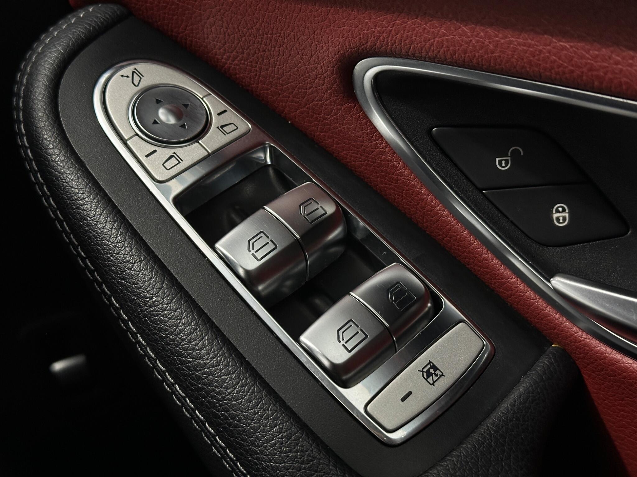 Mercedes-Benz C Class view 19