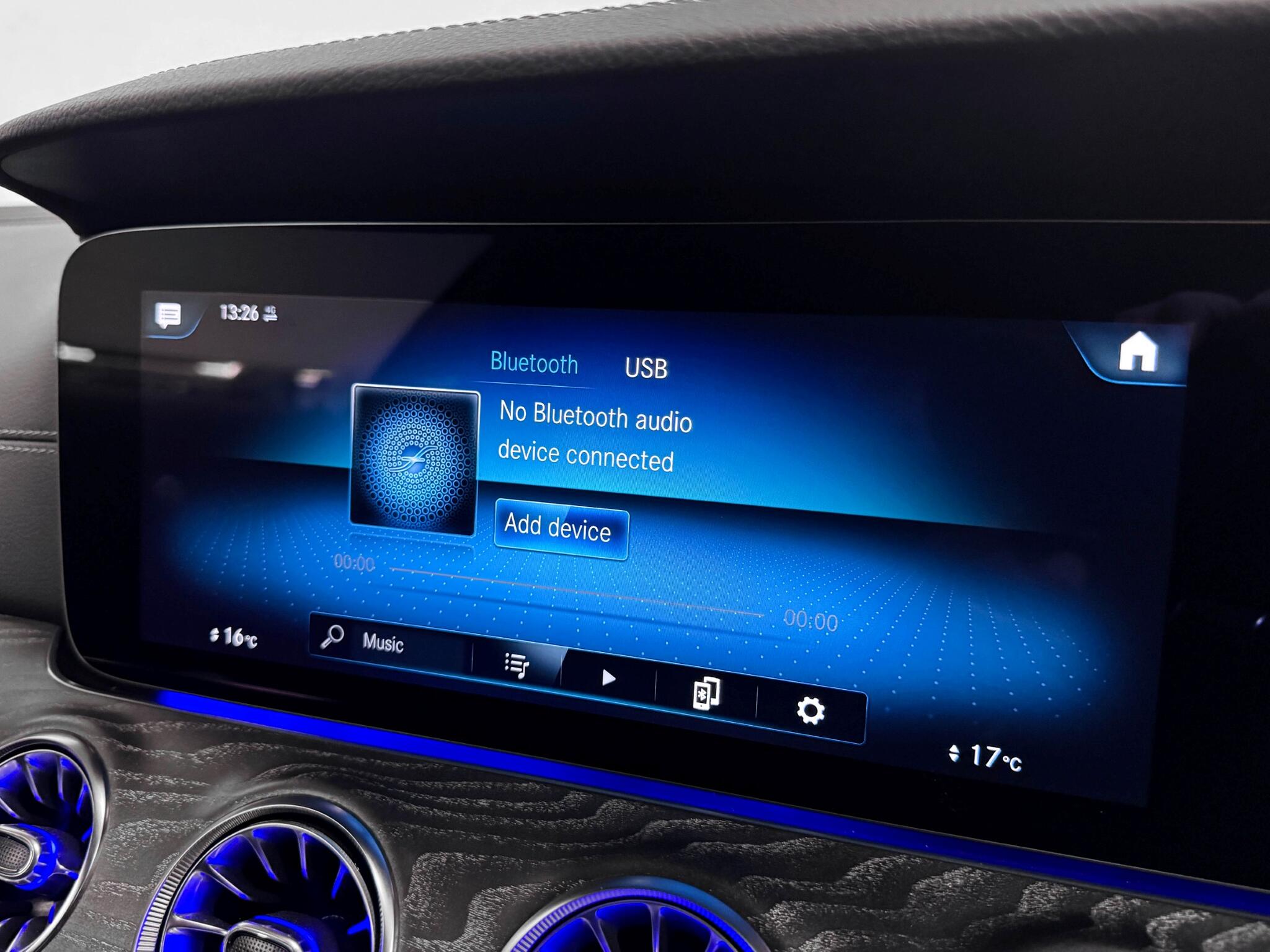Mercedes-Benz E-Class view 51
