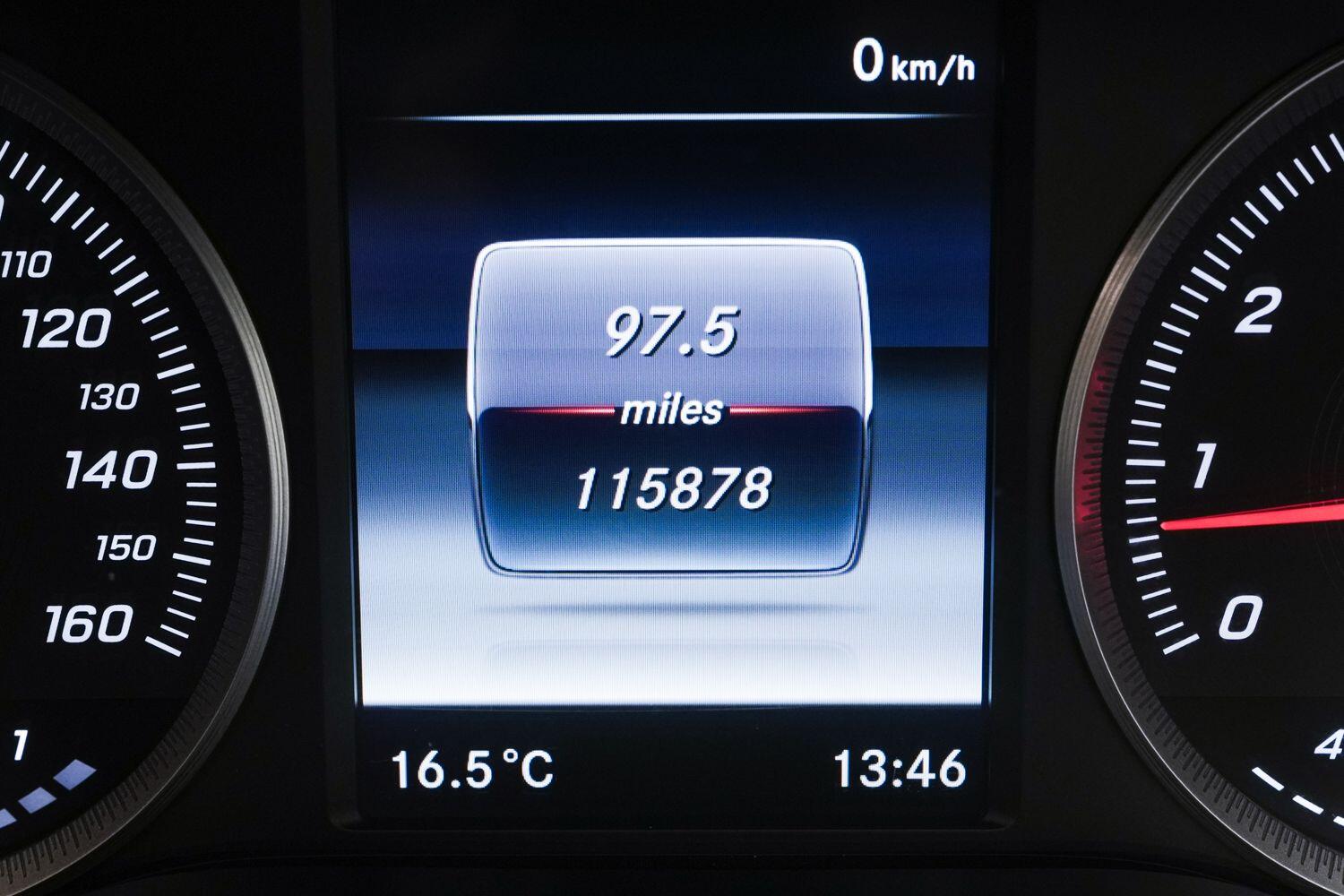 Mercedes-Benz C-Class view 21