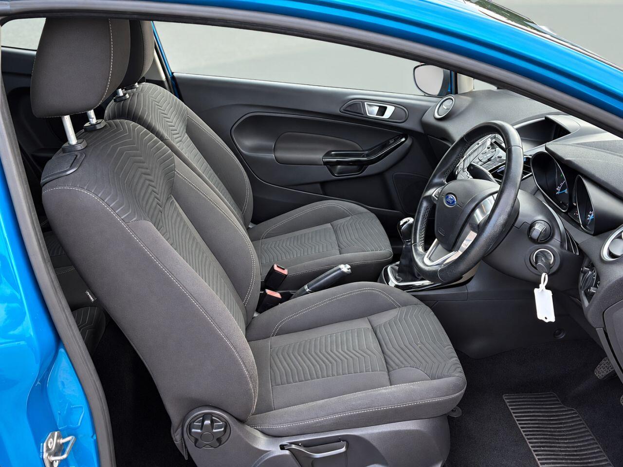 Ford Fiesta view 5