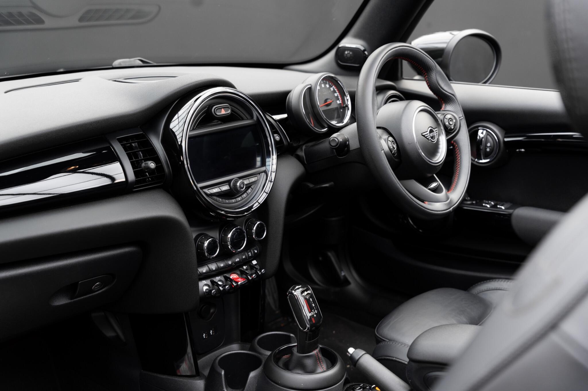 MINI Convertible view 37