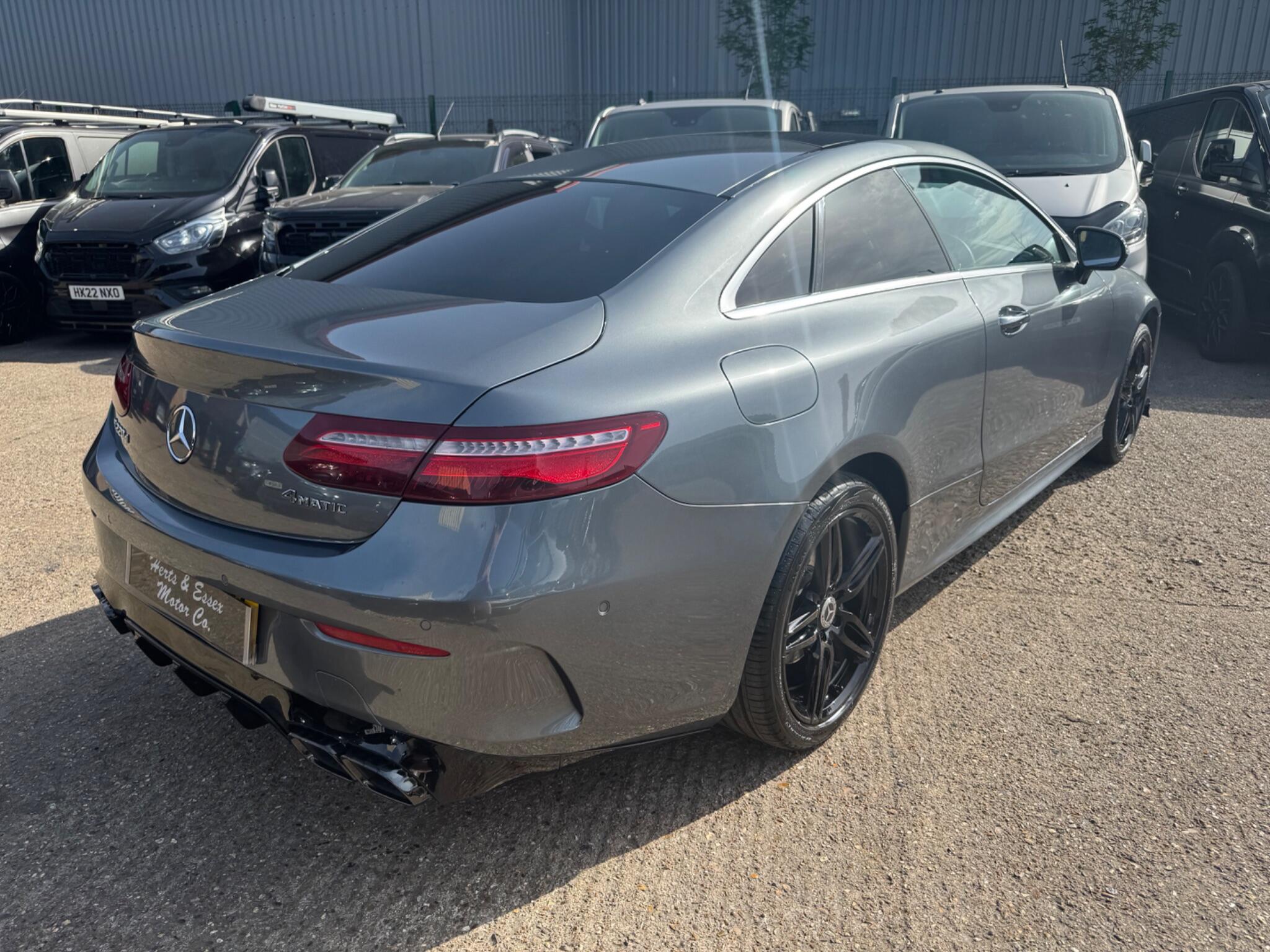 Mercedes-Benz E Class view 11