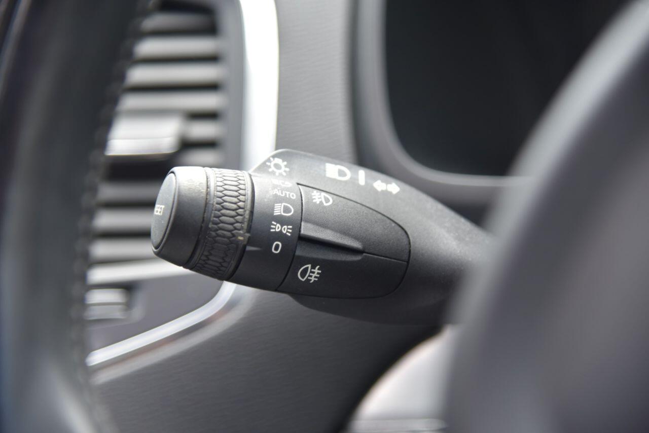 Volvo XC90 view 35