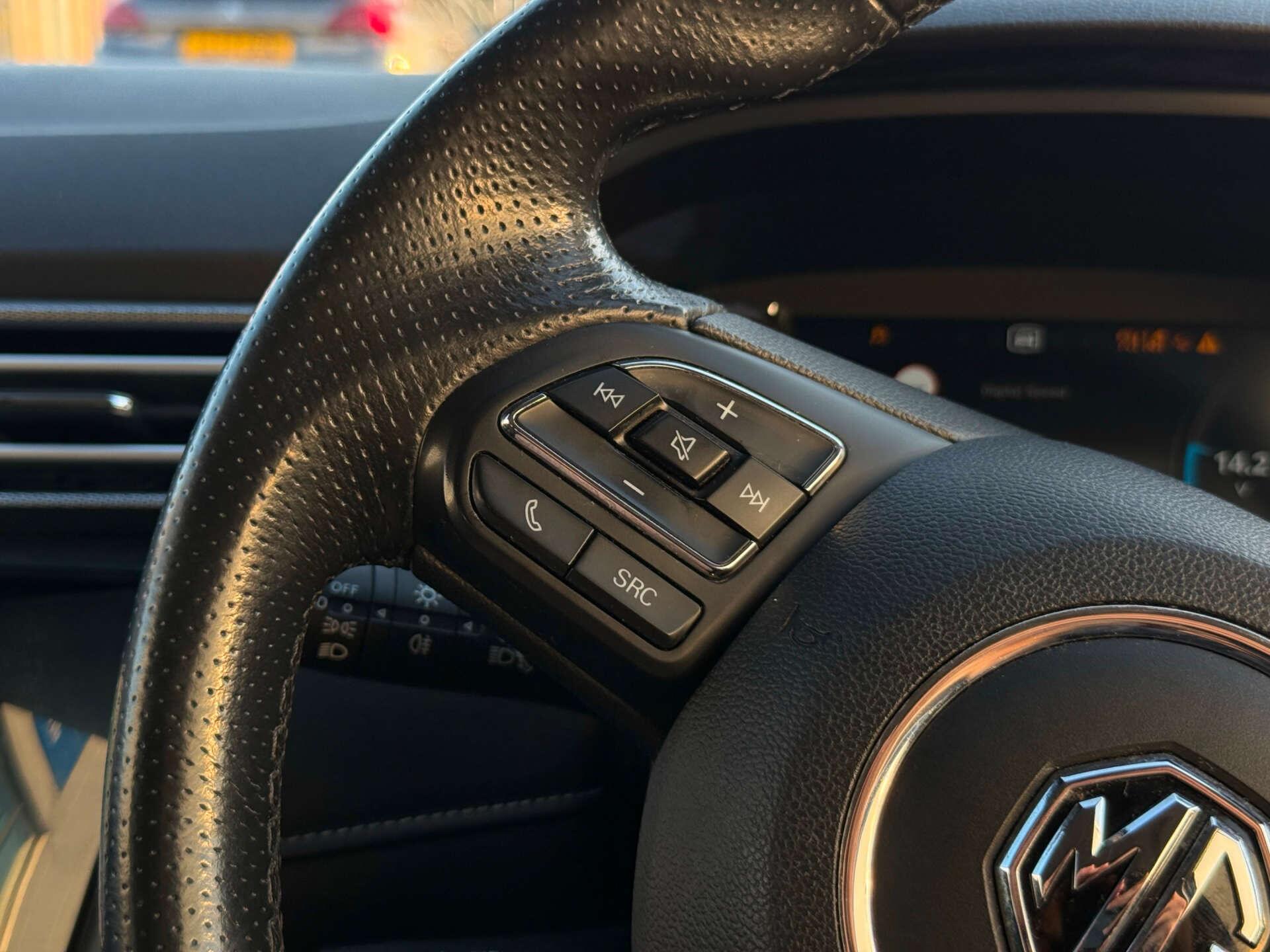 MG MG5 view 53
