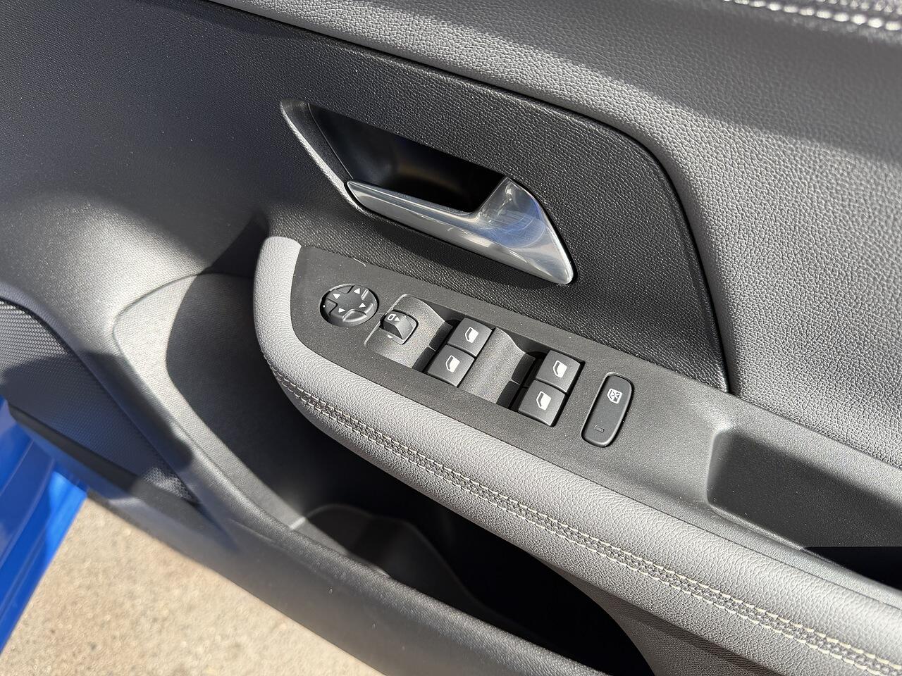 Vauxhall Mokka Electric view 25