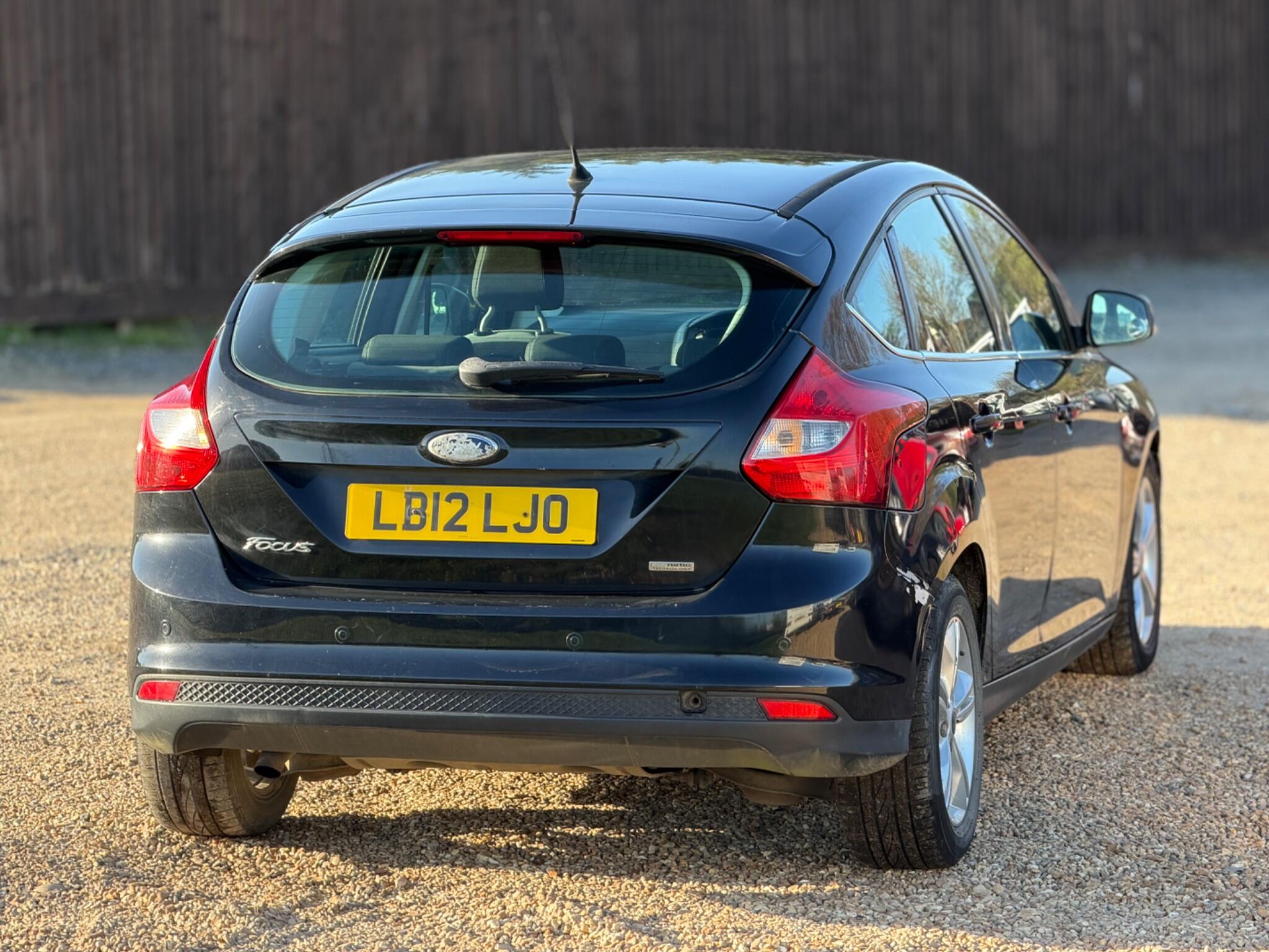 2012 Ford Focus 1.6 TDCi Zetec Euro 5 (s/s) 5dr image 13