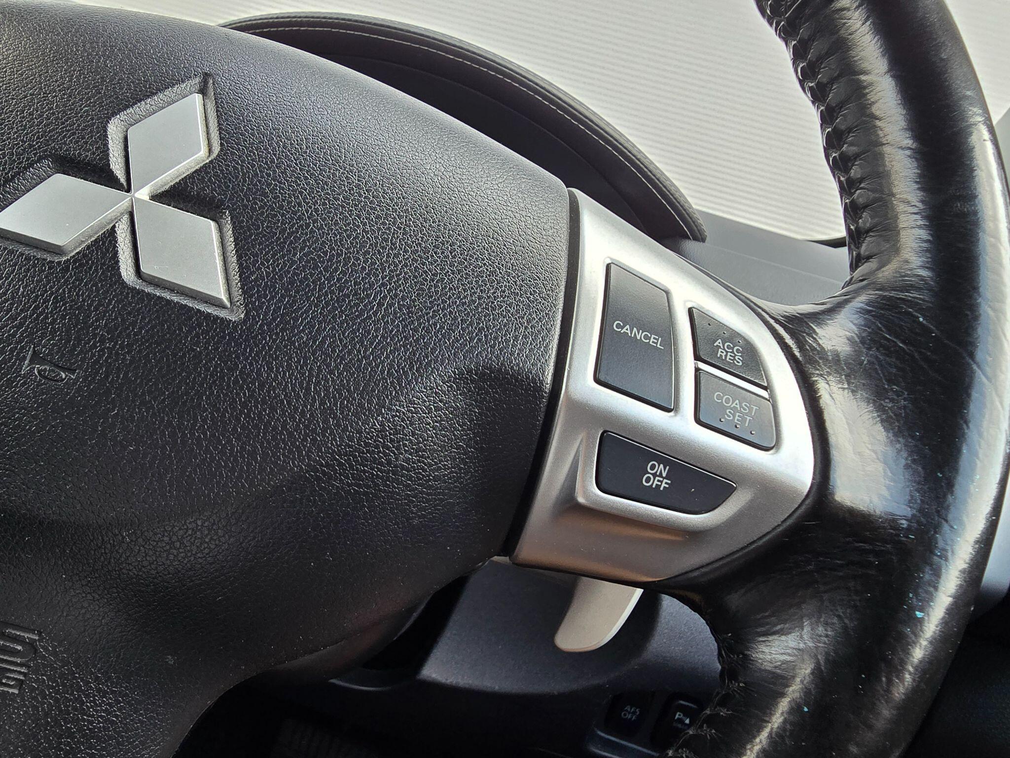 Mitsubishi Outlander view 19