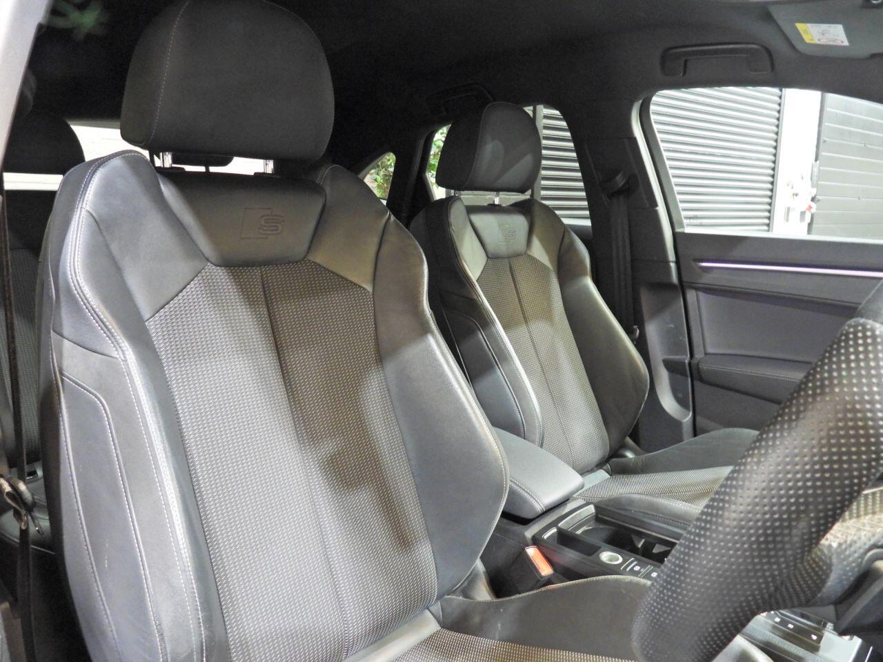 Audi Q3 view 17