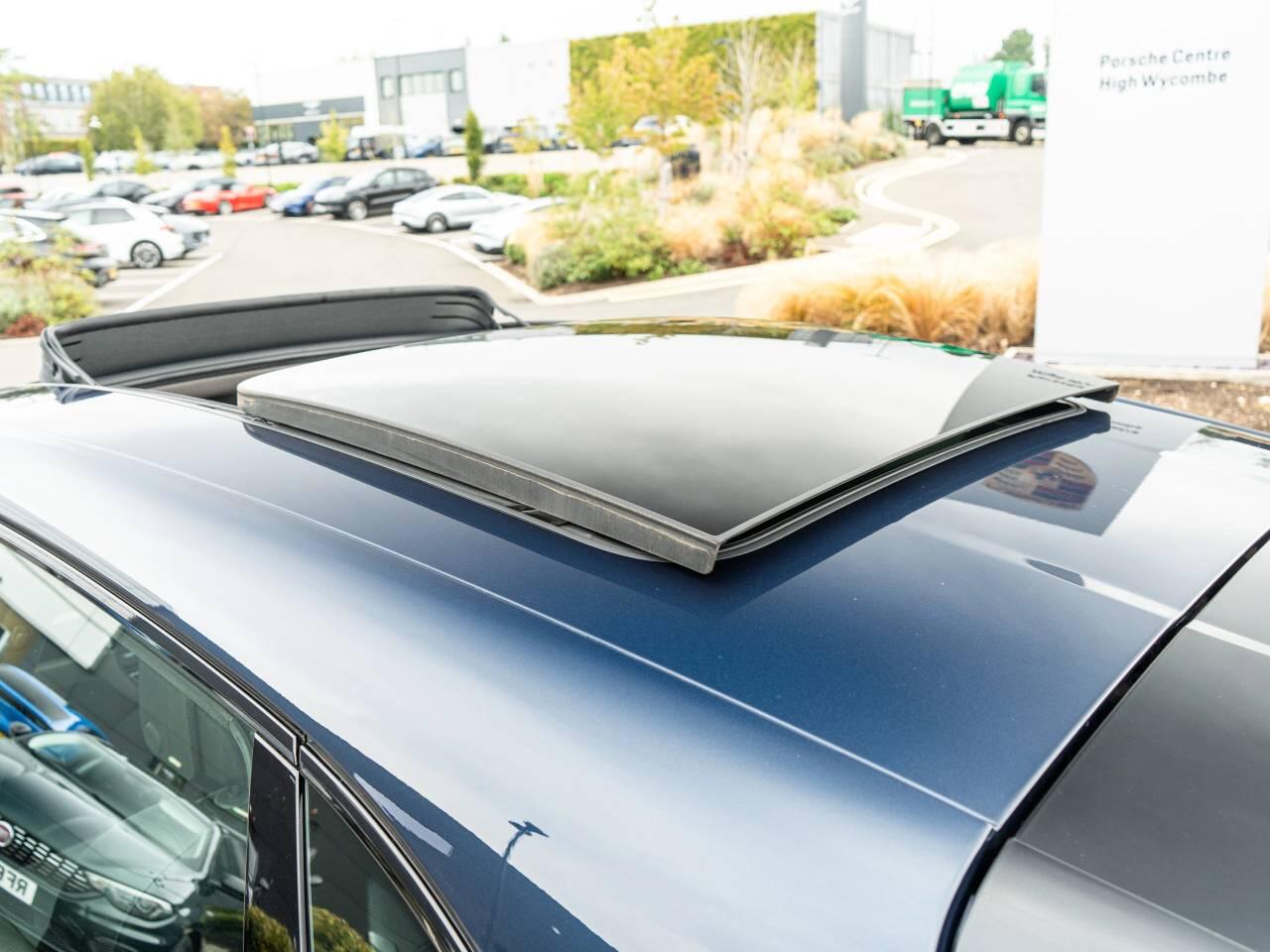 Porsche Macan view 10