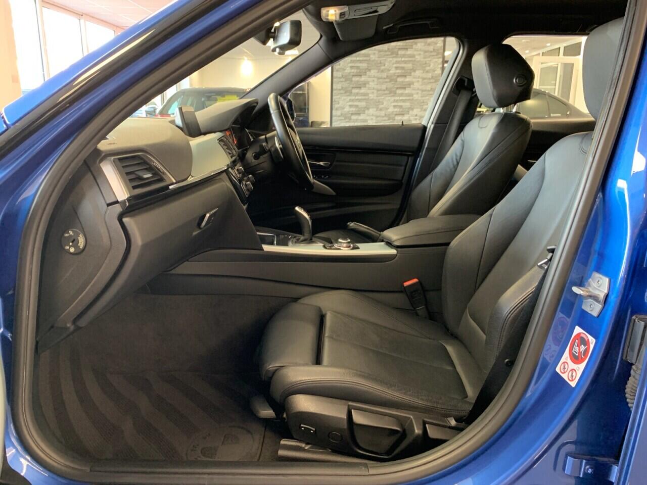 BMW 3 Series view 29