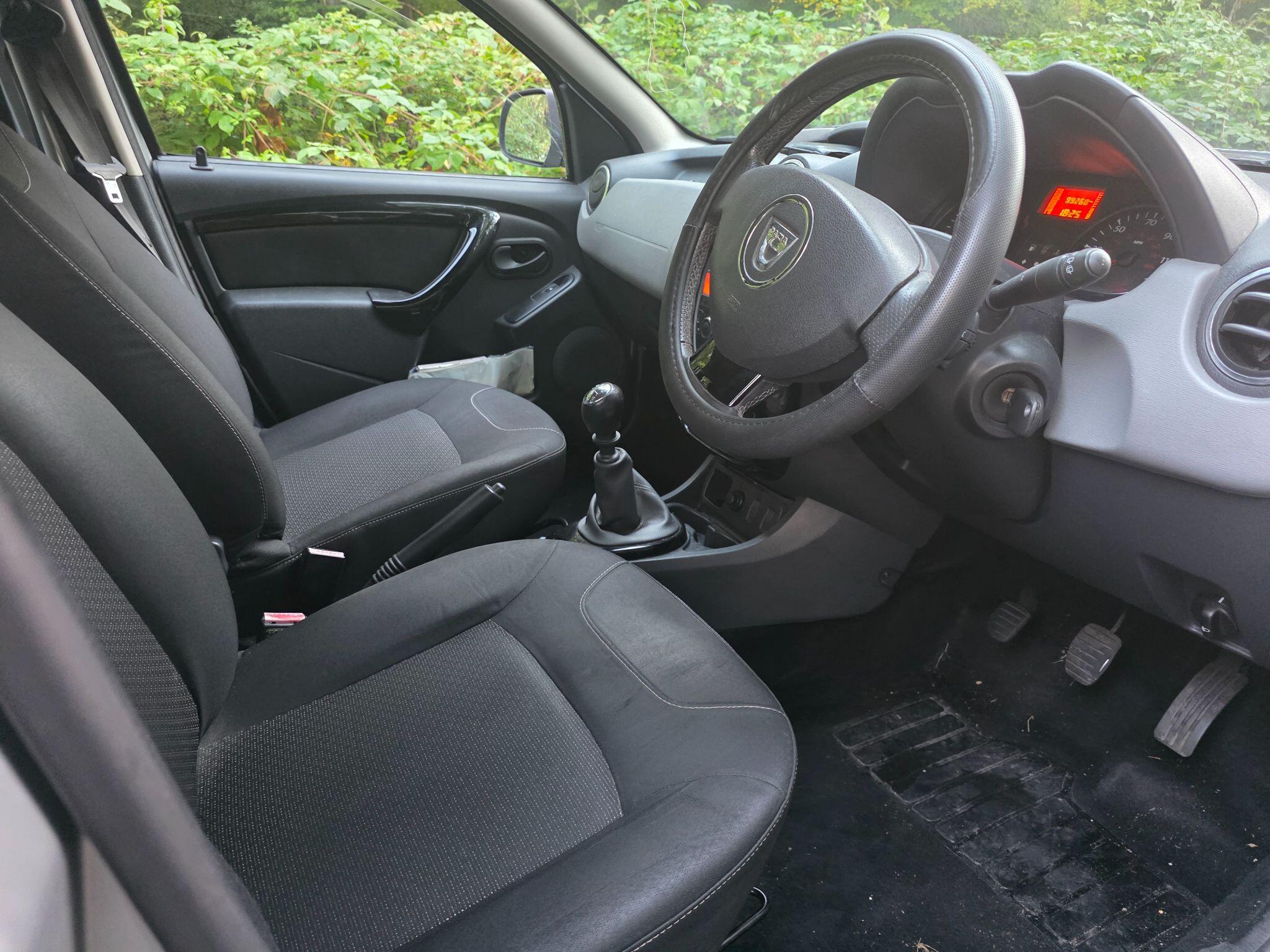 Dacia Duster view 9